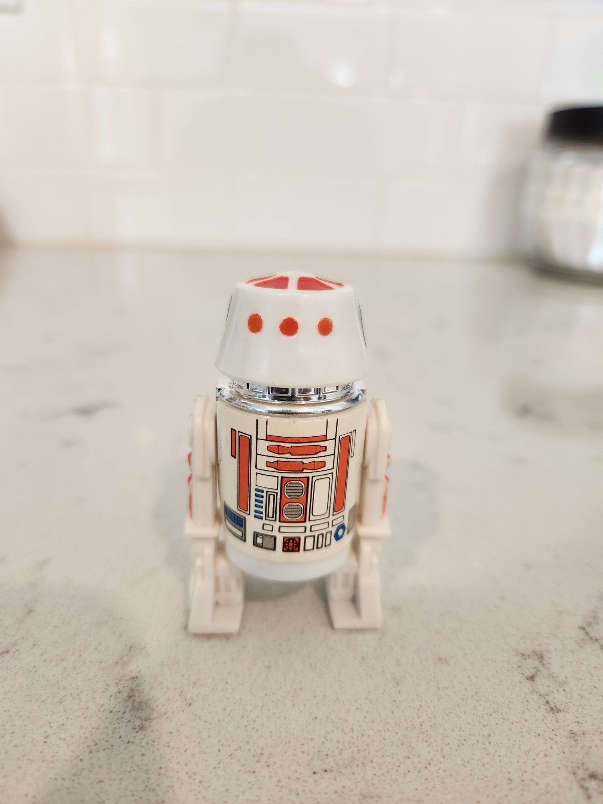 R5-D4 (Arfive-Defour) sold