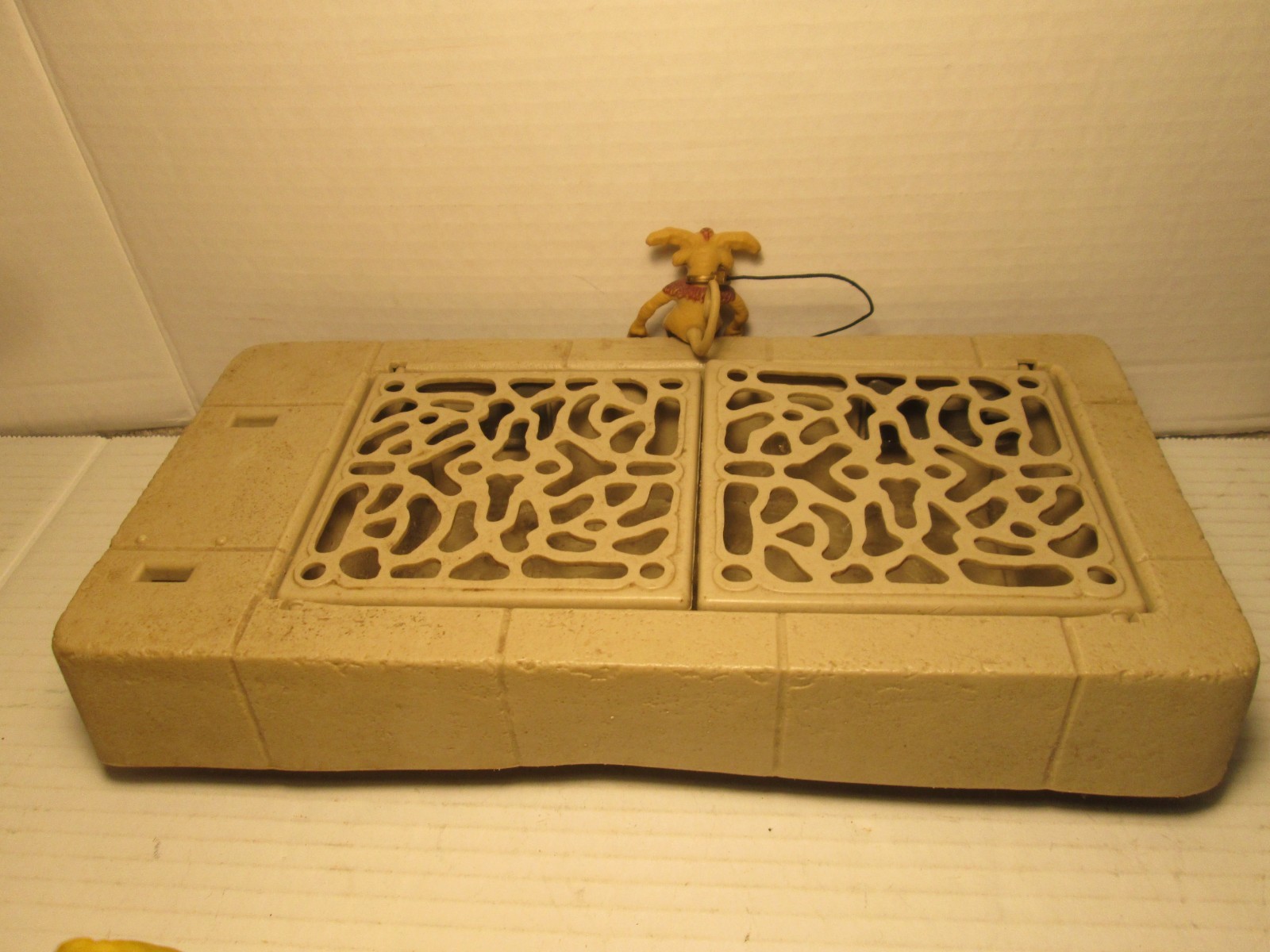 Jabba the Hutt Action Playset sold