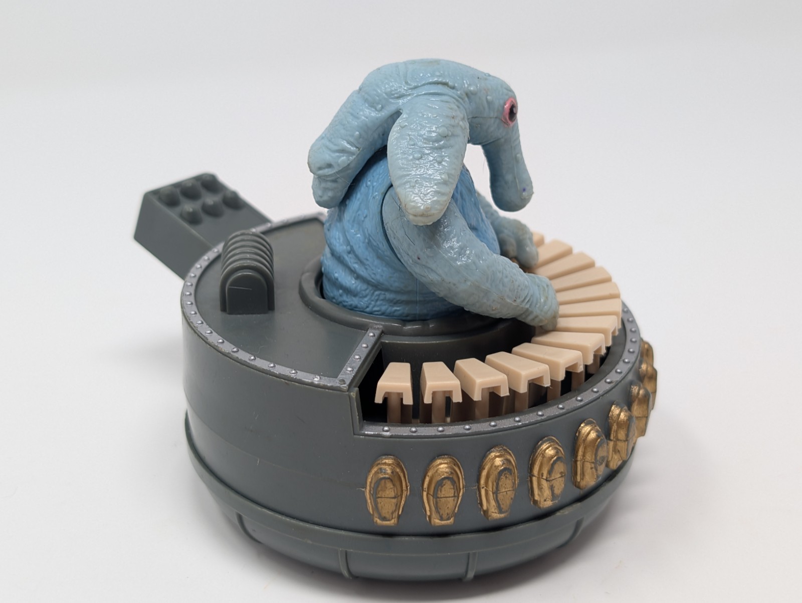 Sy Snootles & The Rebo Band sold