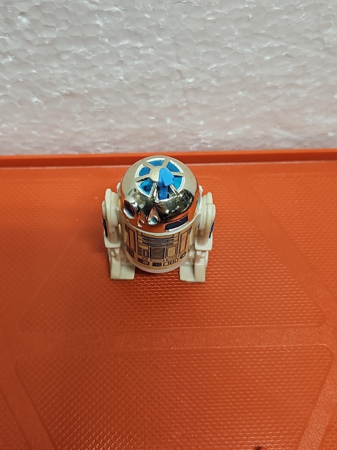 R2-D2 (Artoo-Detoo) (with Sensorscope) sold