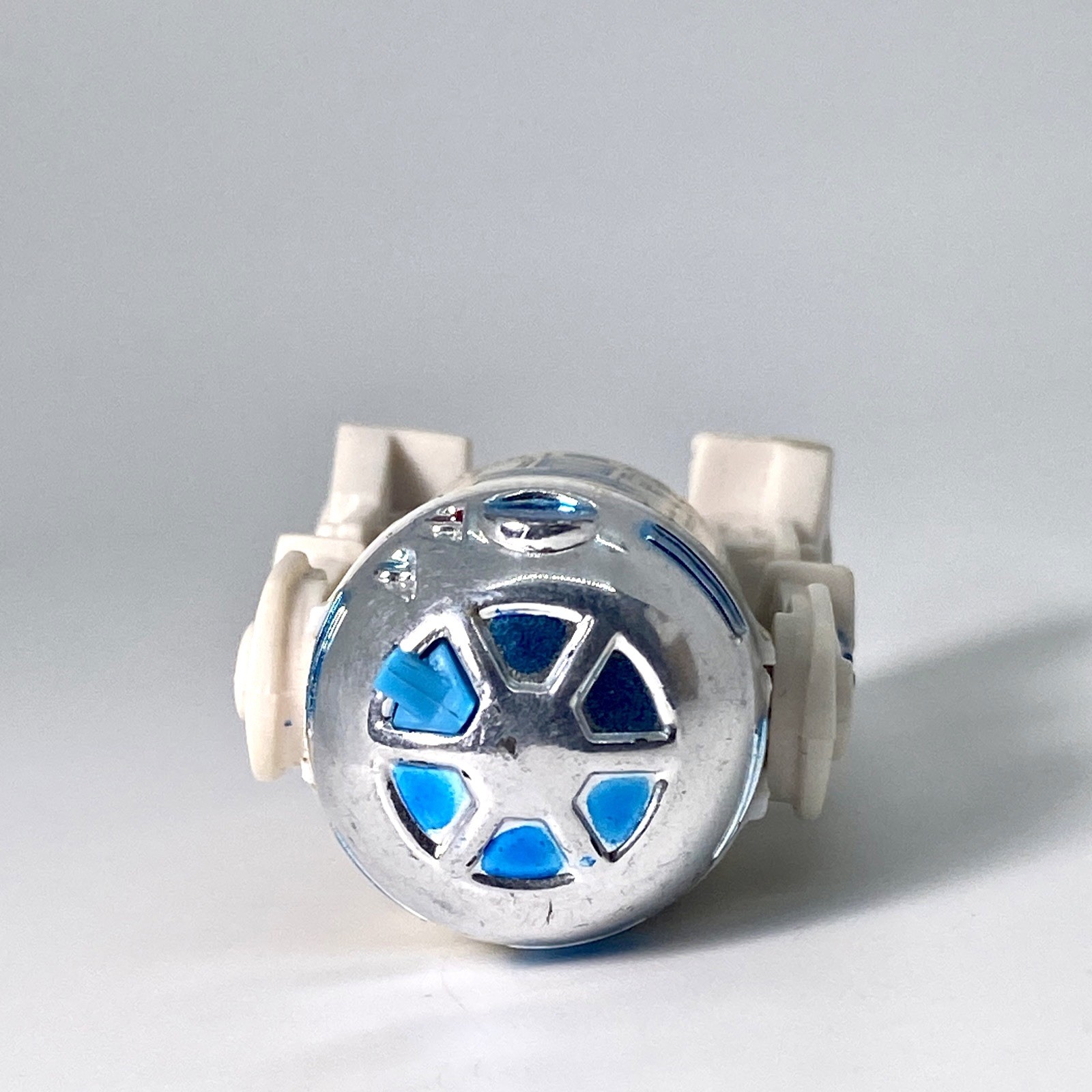 R2-D2 (Artoo-Detoo) (with Sensorscope) sold