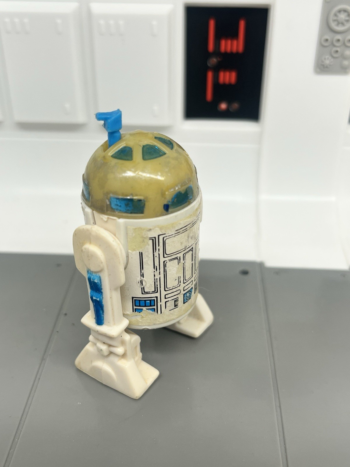 R2-D2 (Artoo-Detoo) (with Sensorscope) sold