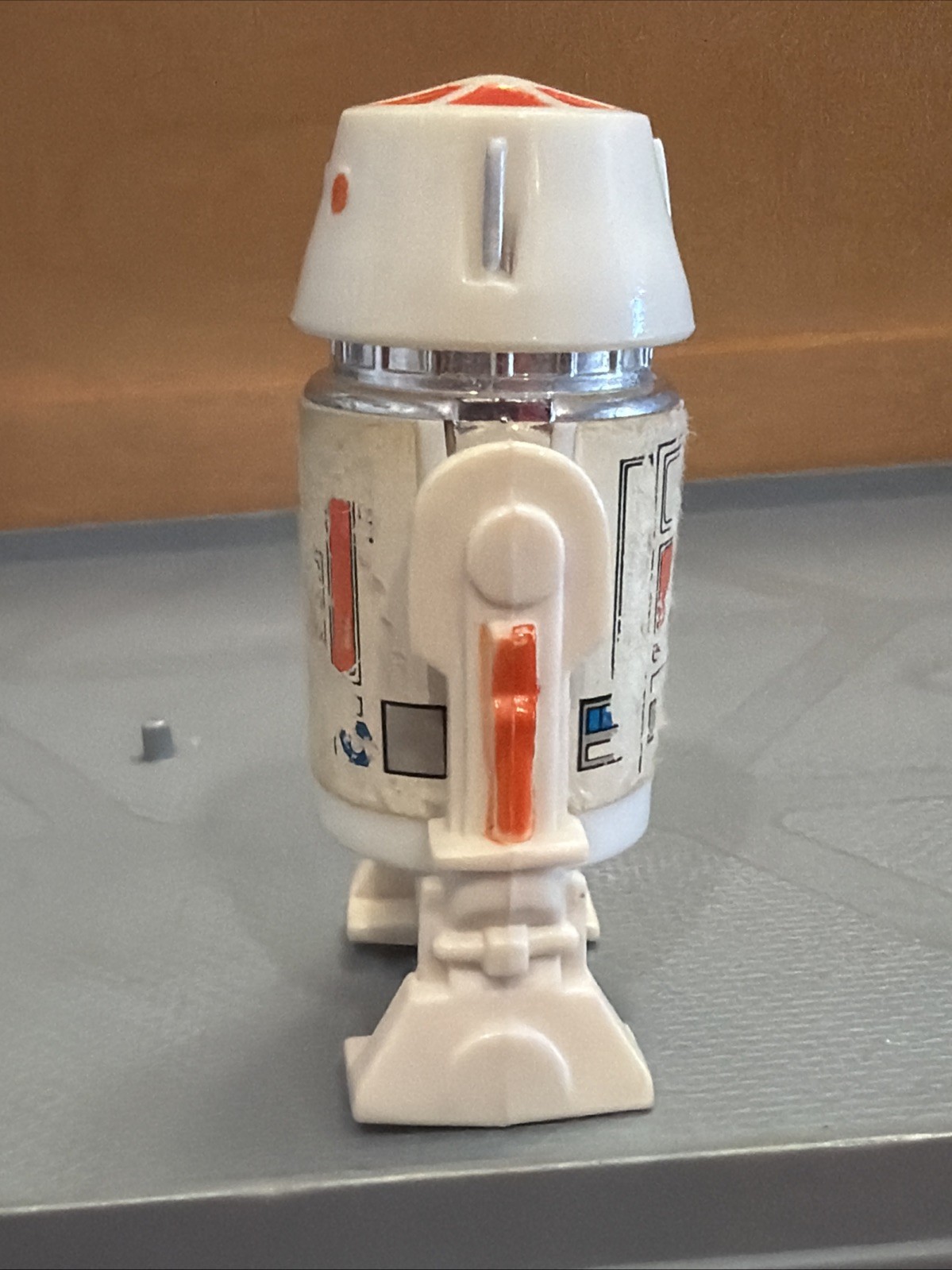 R5-D4 (Arfive-Defour) sold