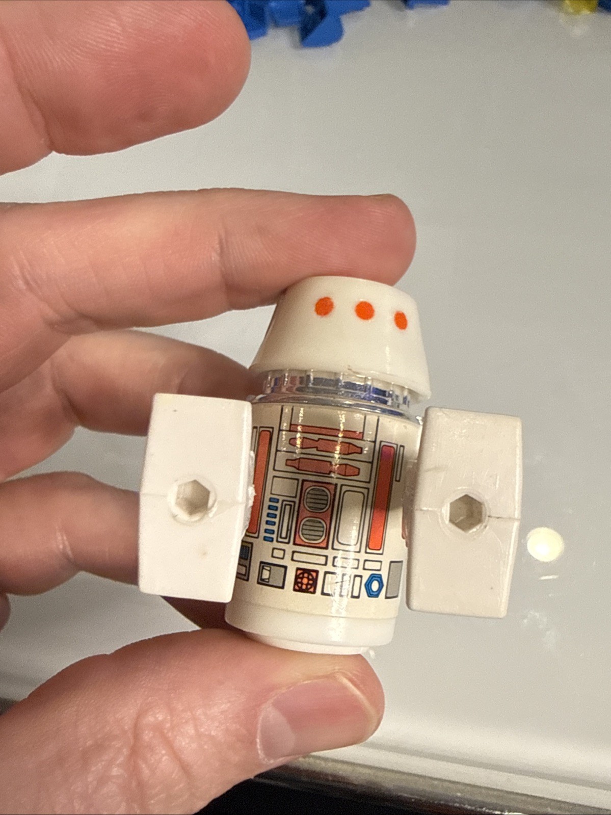 R5-D4 (Arfive-Defour) sold