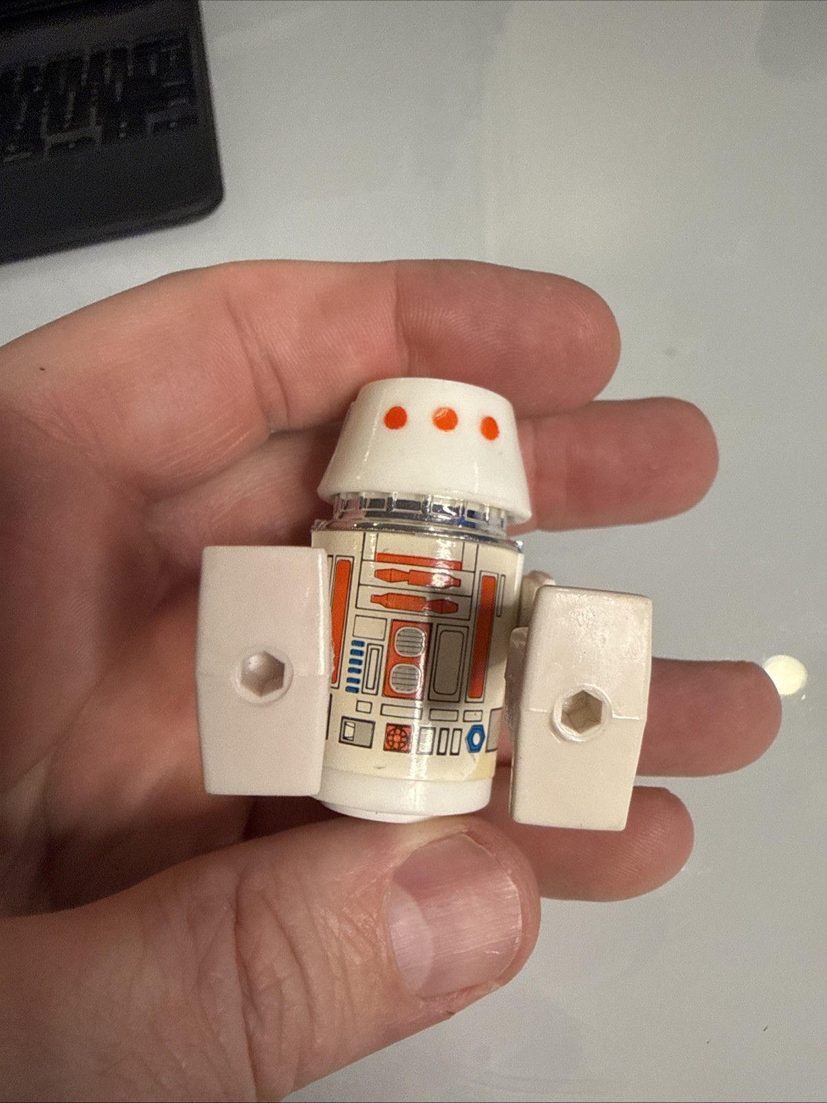 R5-D4 (Arfive-Defour) sold