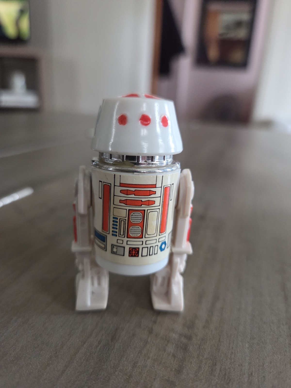 R5-D4 (Arfive-Defour) sold