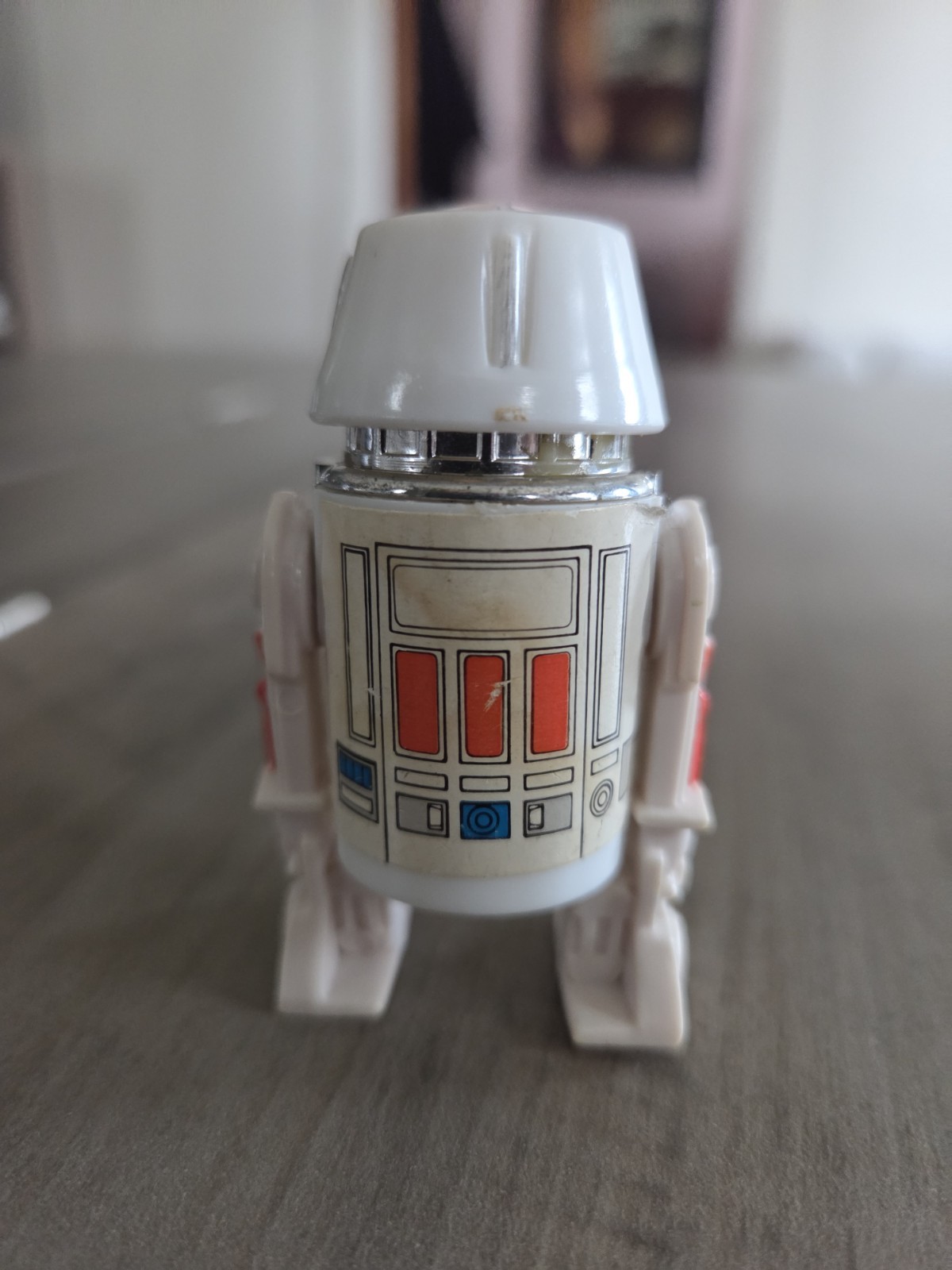 R5-D4 (Arfive-Defour) sold