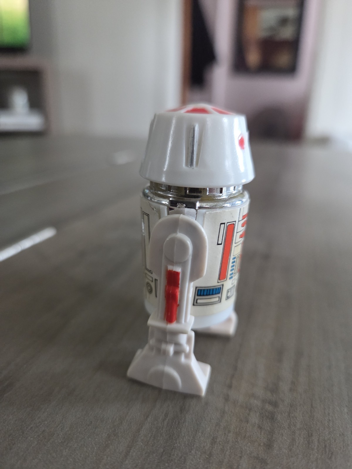 R5-D4 (Arfive-Defour) sold