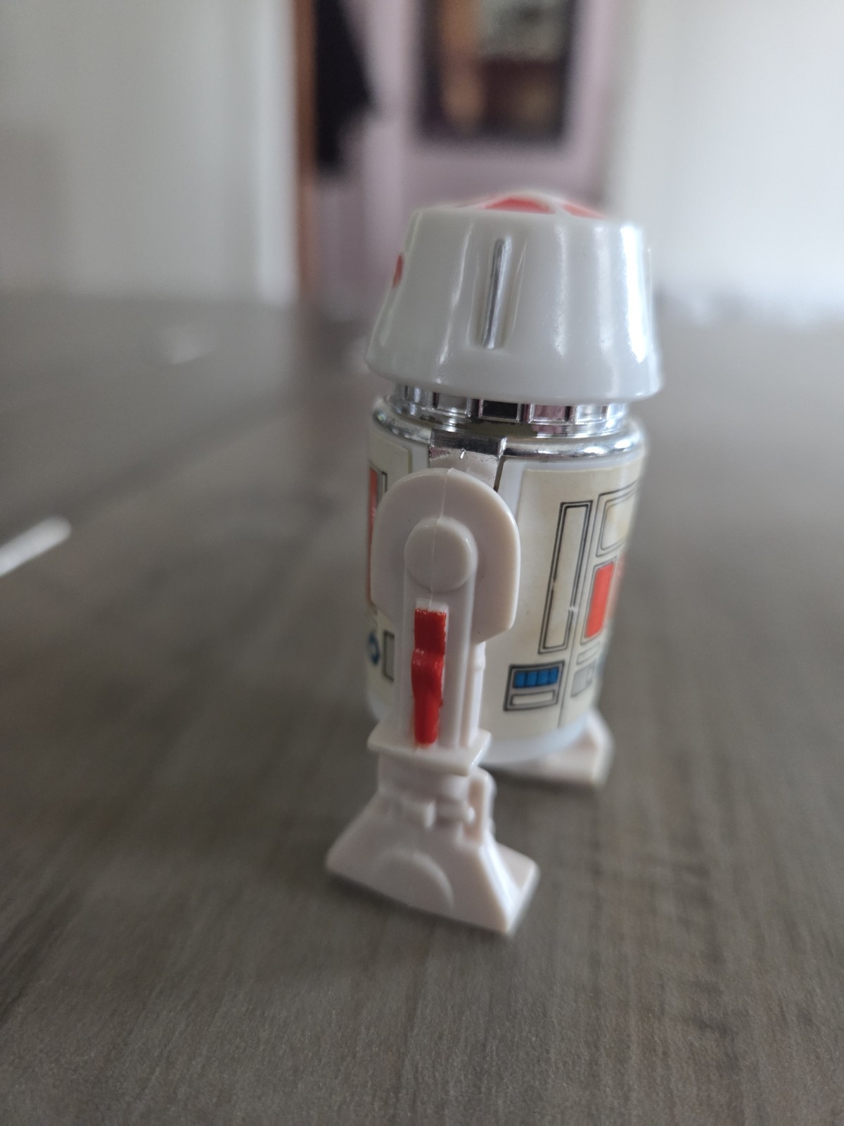 R5-D4 (Arfive-Defour) sold