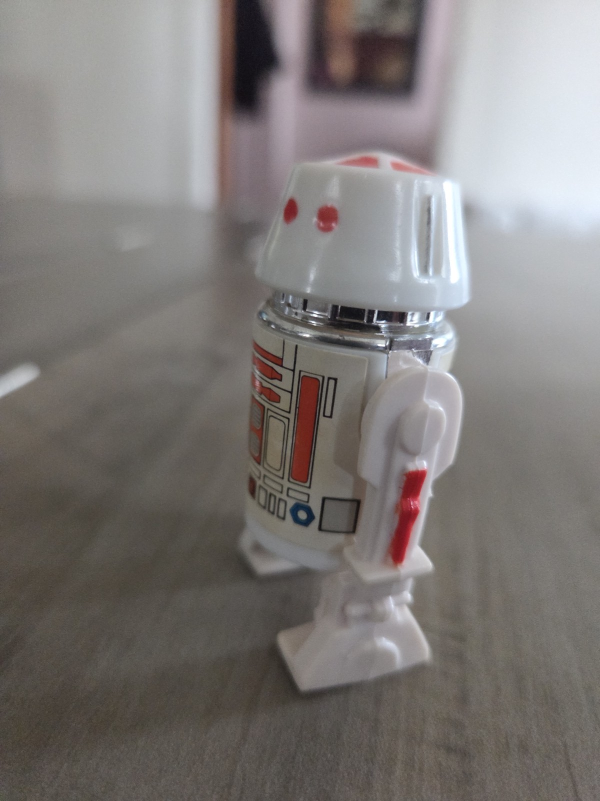 R5-D4 (Arfive-Defour) sold