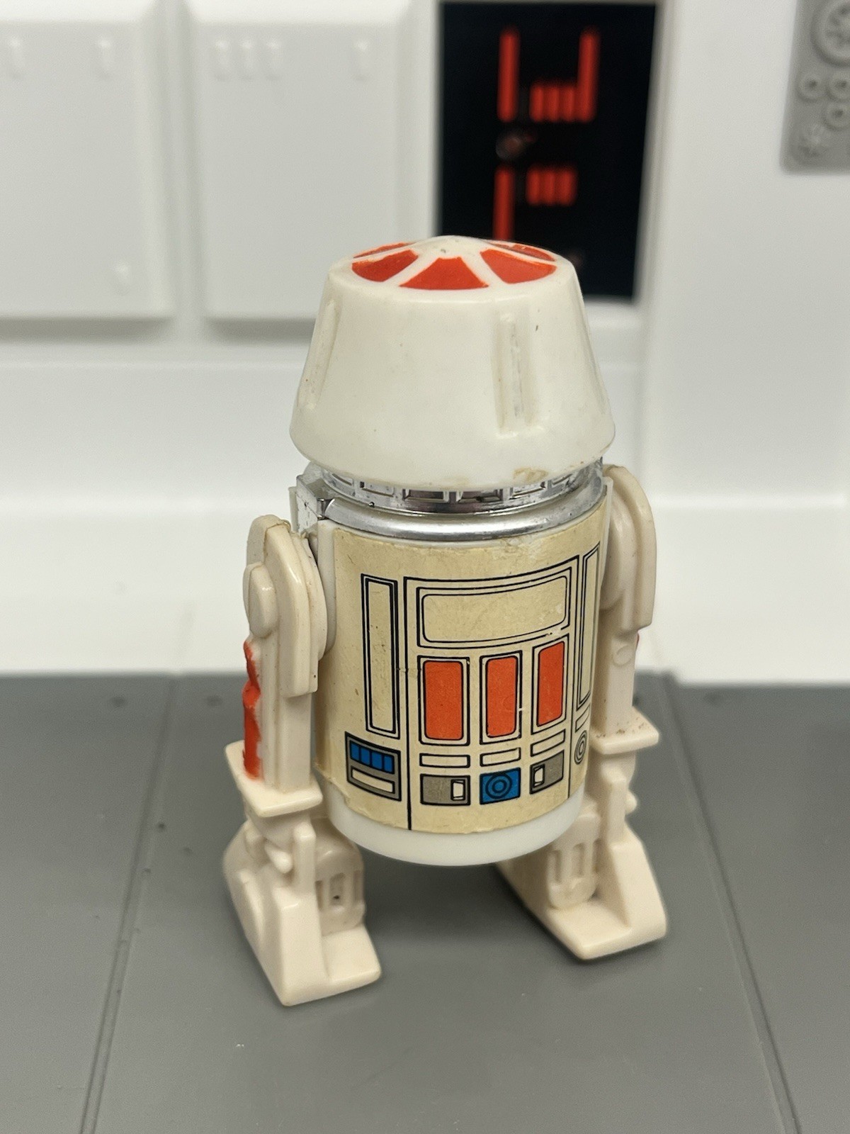 R5-D4 (Arfive-Defour) sold