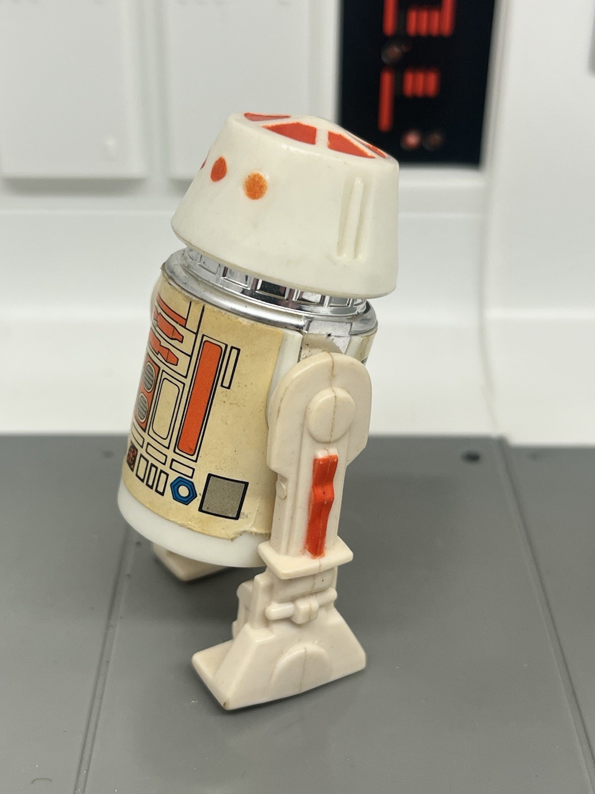 R5-D4 (Arfive-Defour) sold