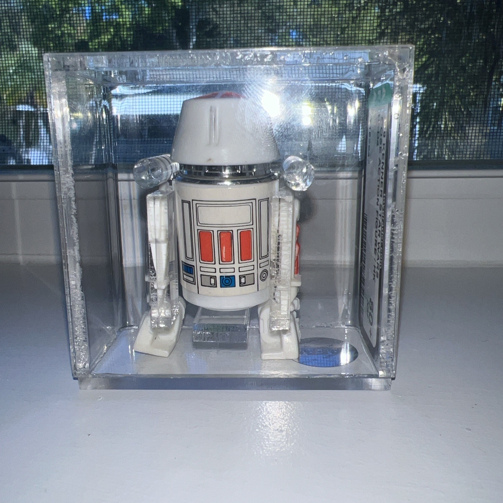 R5-D4 (Arfive-Defour) sold