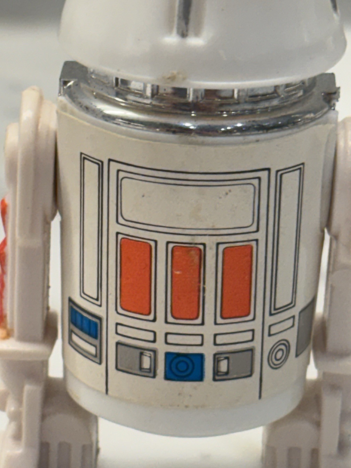 R5-D4 (Arfive-Defour) sold