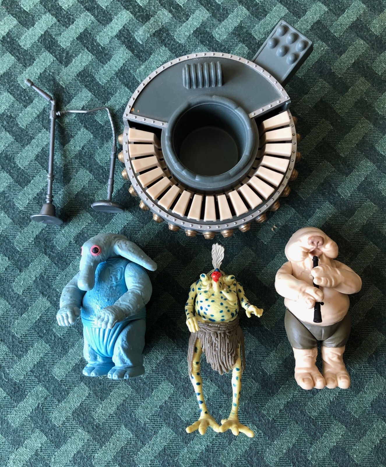 Sy Snootles & The Rebo Band sold