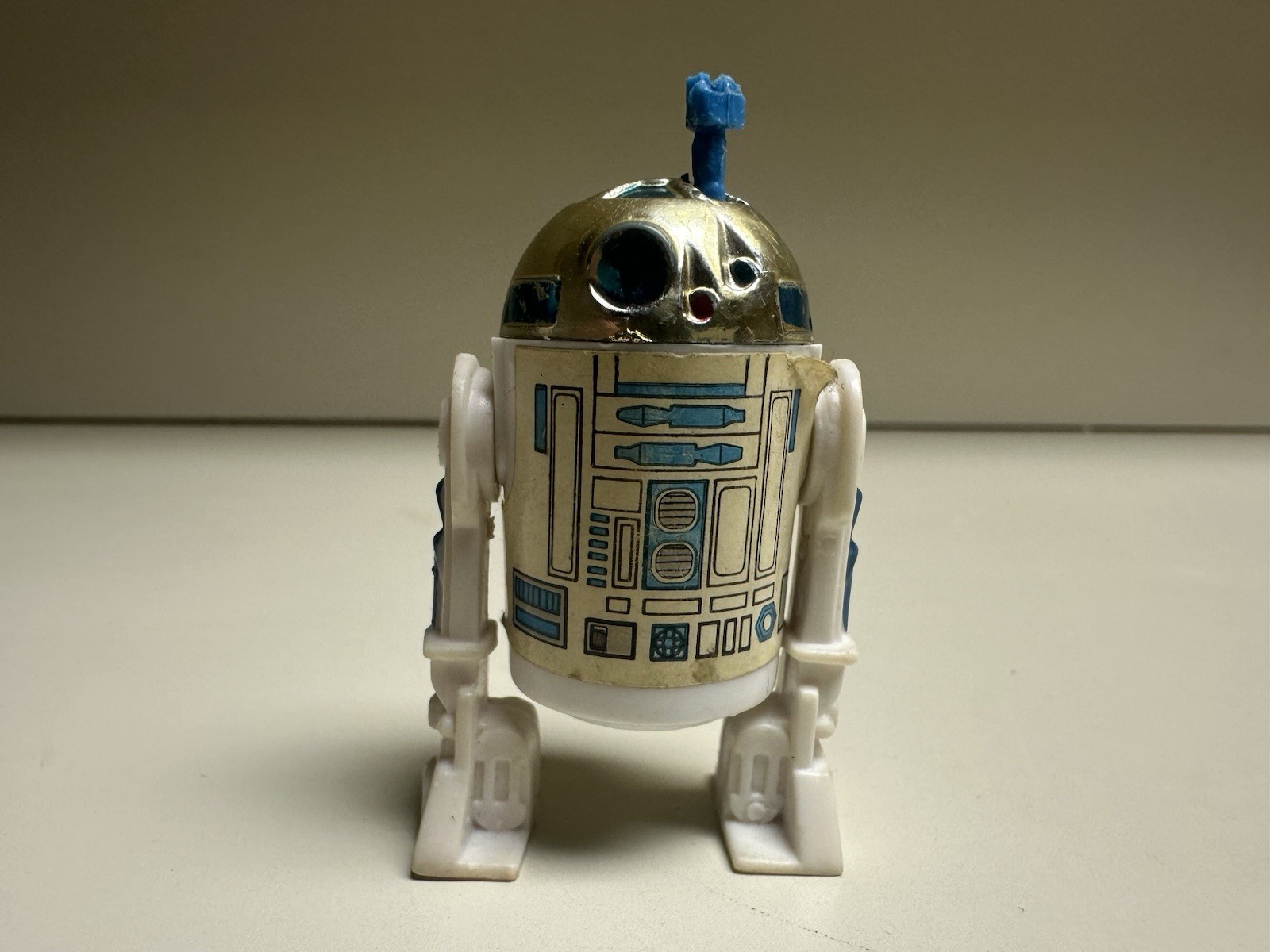 R2-D2 (Artoo-Detoo) (with Sensorscope) sold