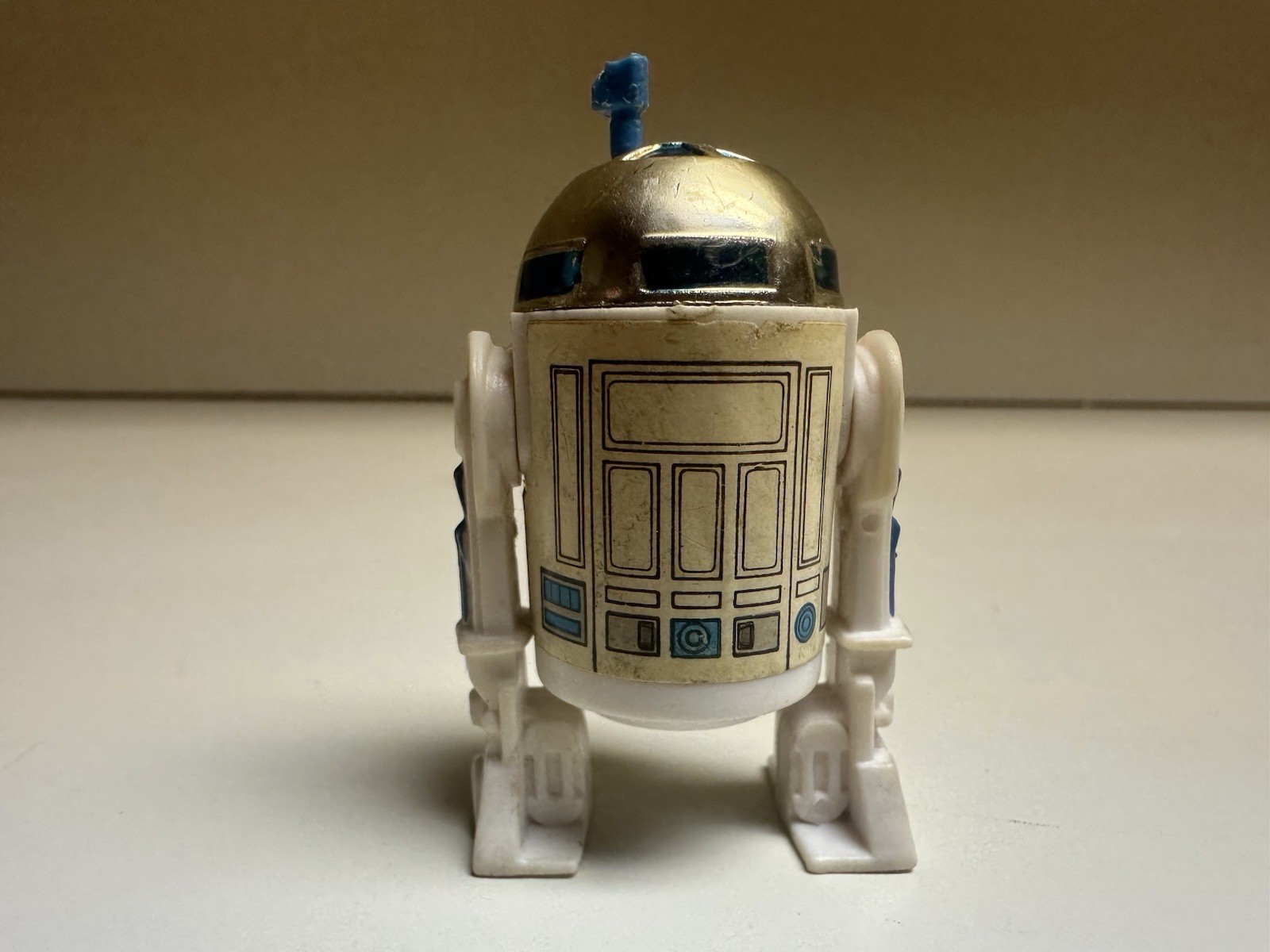 R2-D2 (Artoo-Detoo) (with Sensorscope) sold