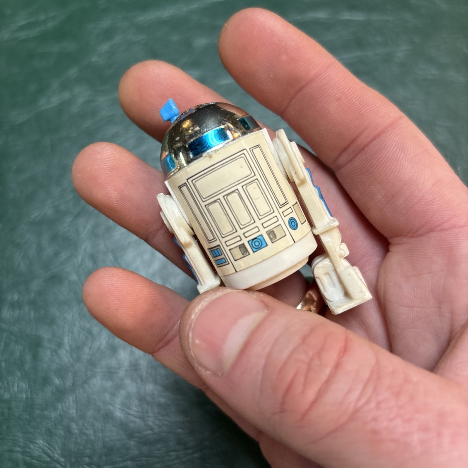 R2-D2 (Artoo-Detoo) (with Sensorscope) sold