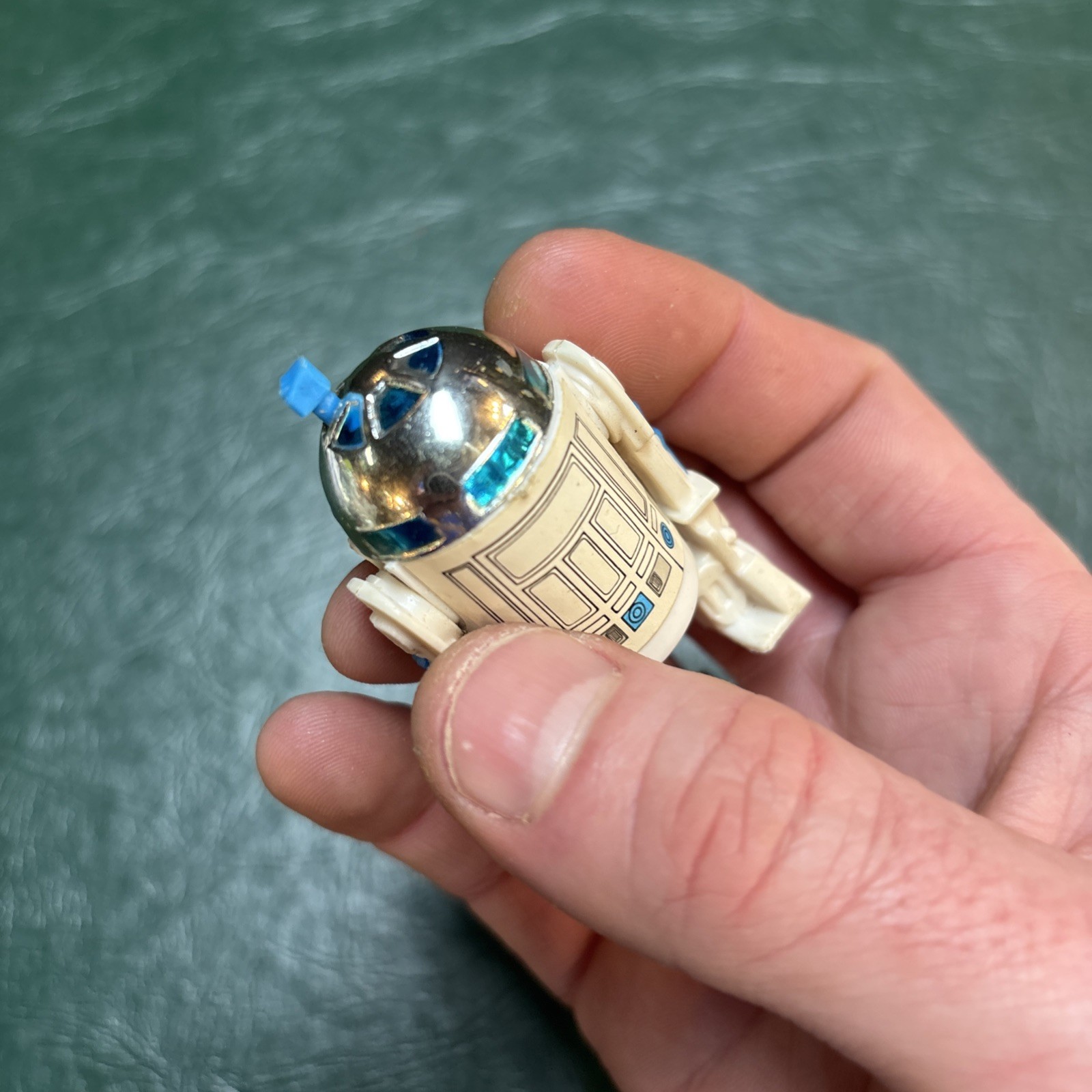 R2-D2 (Artoo-Detoo) (with Sensorscope) sold