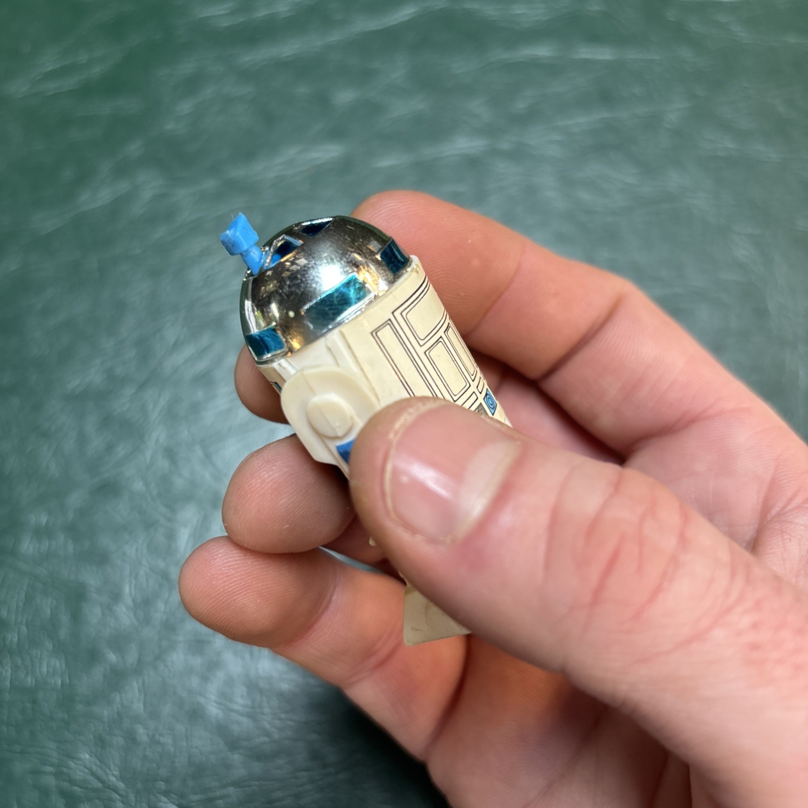 R2-D2 (Artoo-Detoo) (with Sensorscope) sold