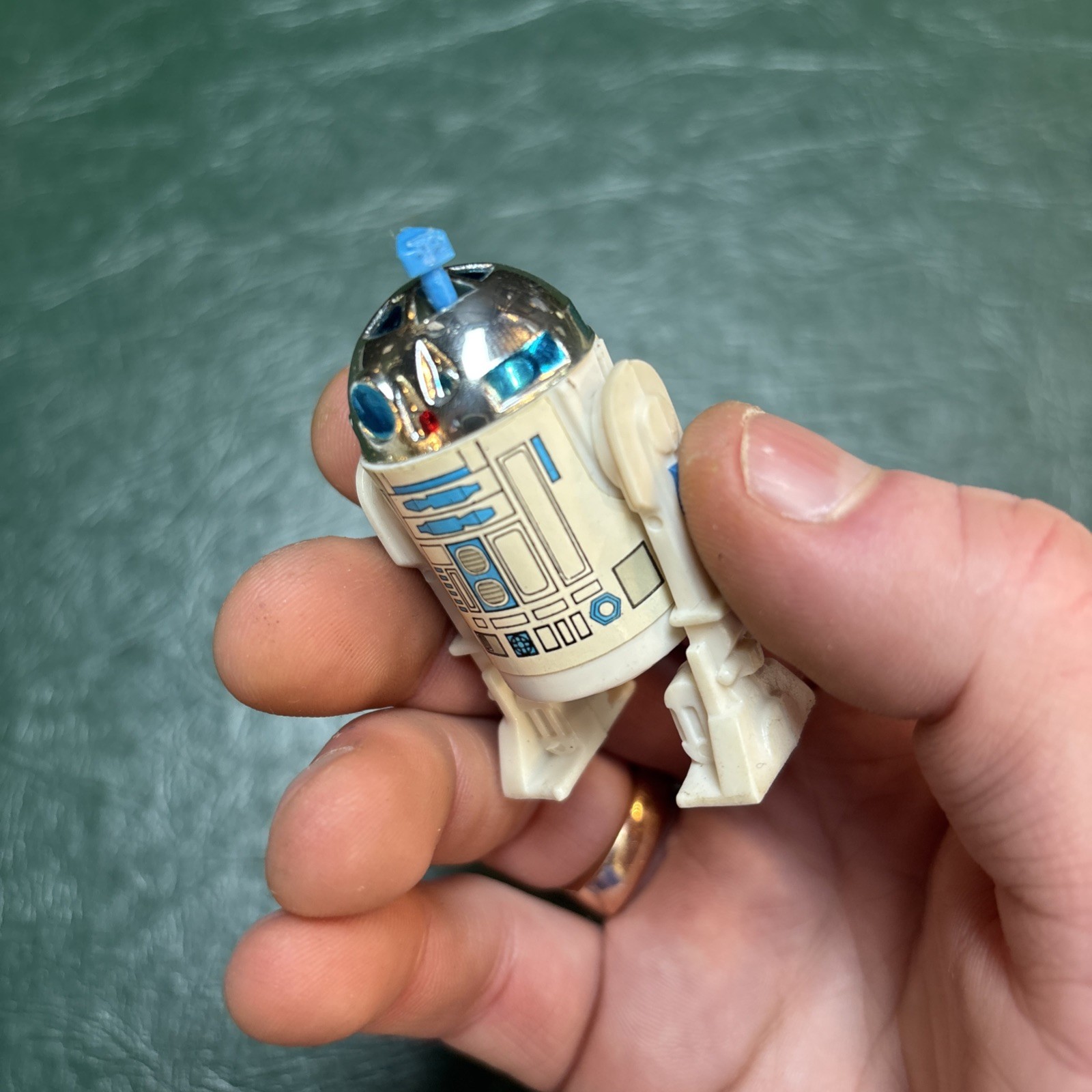 R2-D2 (Artoo-Detoo) (with Sensorscope) sold