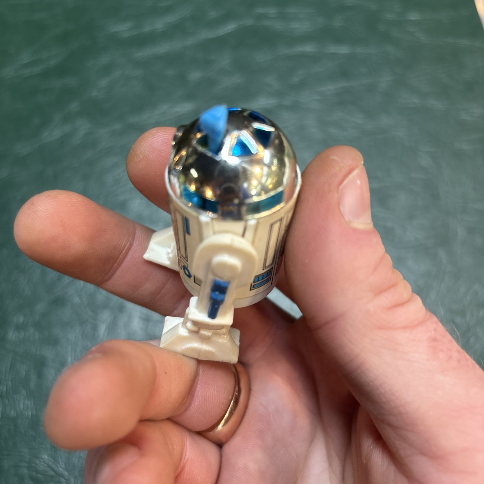 R2-D2 (Artoo-Detoo) (with Sensorscope) sold