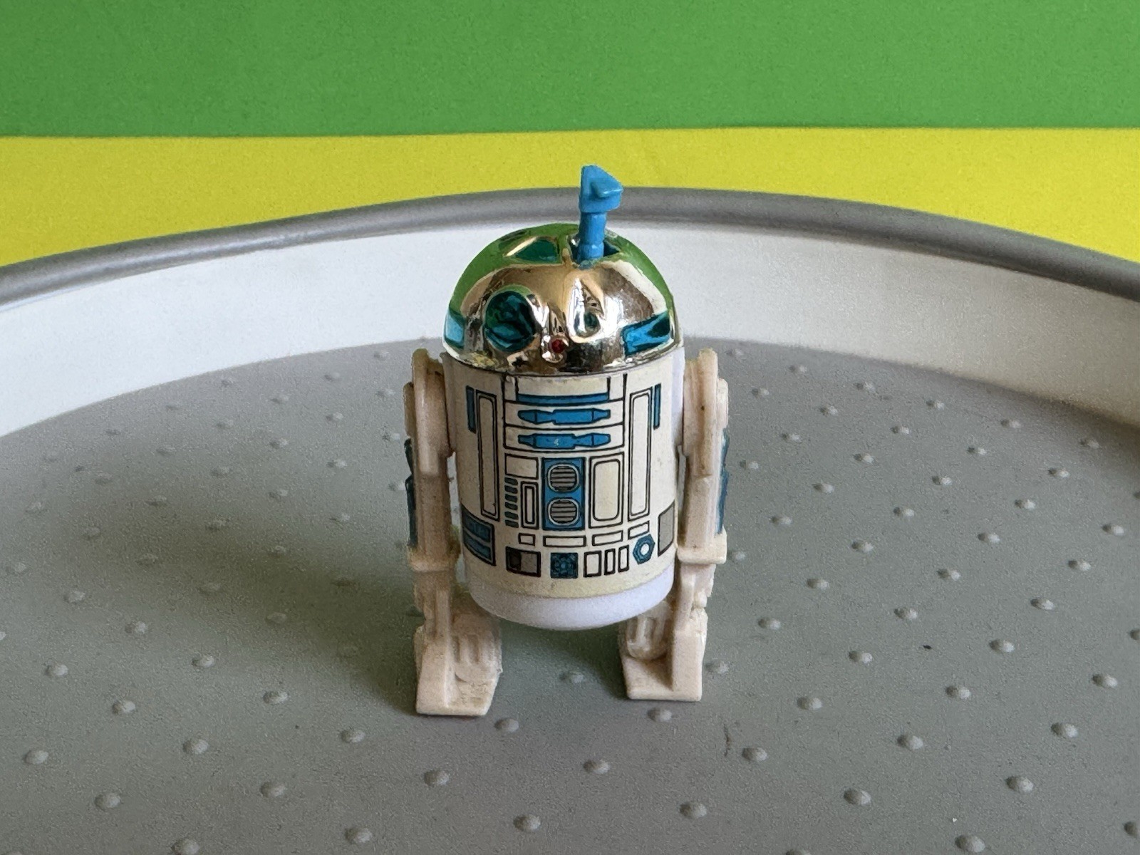 R2-D2 (Artoo-Detoo) (with Sensorscope) sold