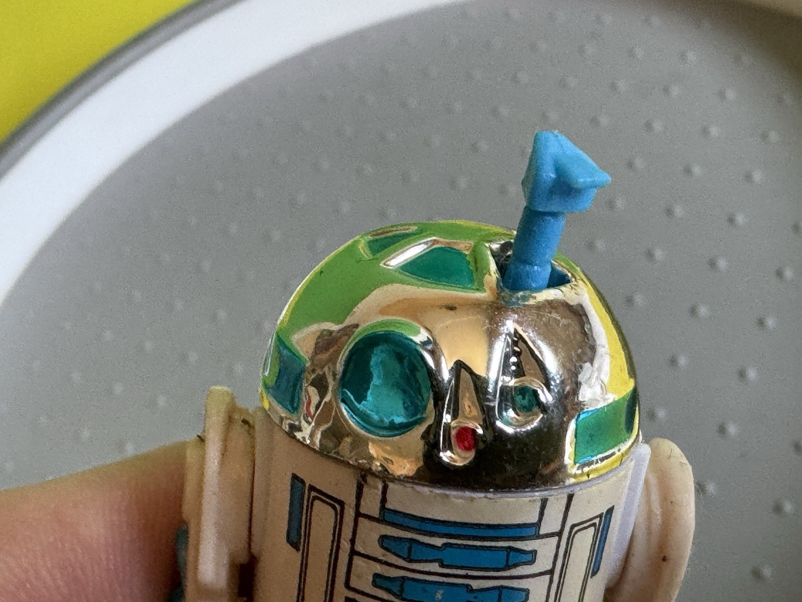 R2-D2 (Artoo-Detoo) (with Sensorscope) sold