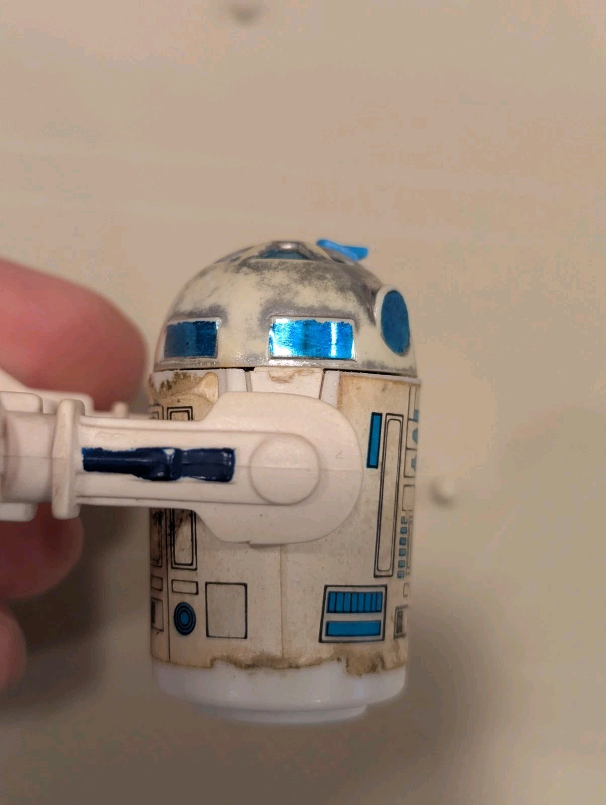 R2-D2 (Artoo-Detoo) (with Sensorscope) sold