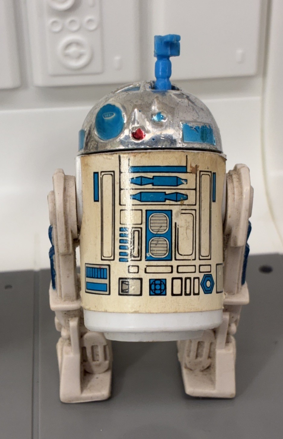 R2-D2 (Artoo-Detoo) (with Sensorscope) sold