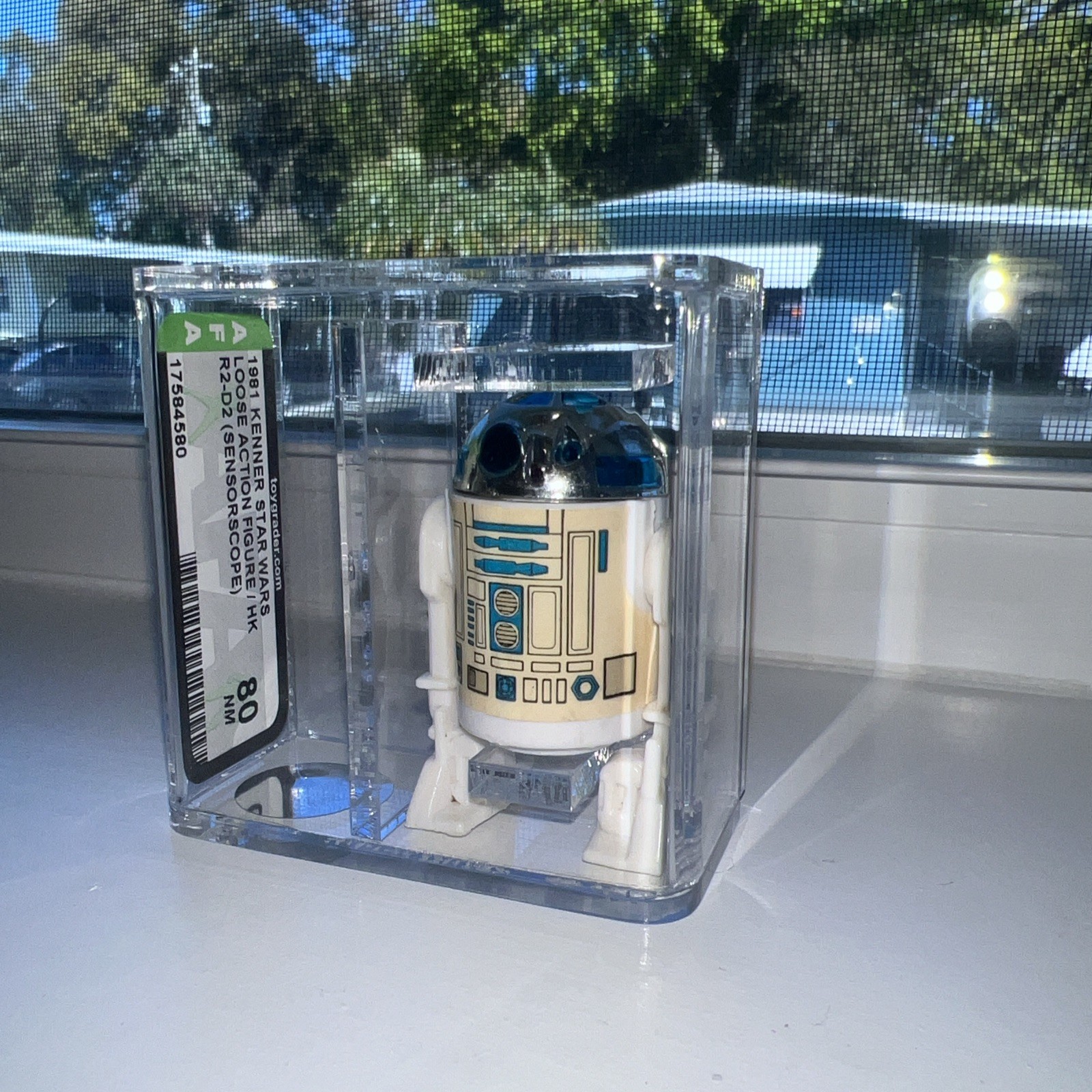 R2-D2 (Artoo-Detoo) (with Sensorscope) sold