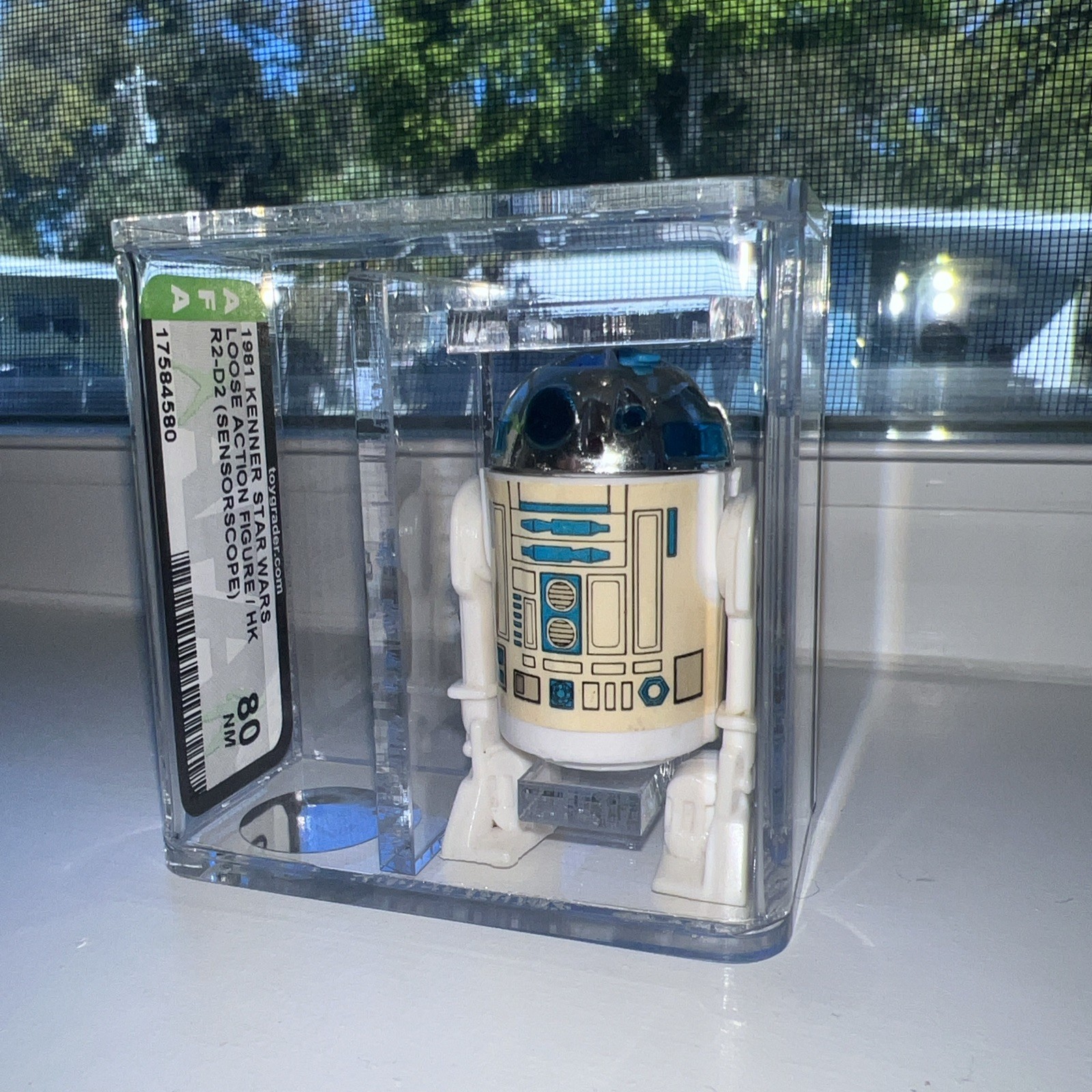 R2-D2 (Artoo-Detoo) (with Sensorscope) sold