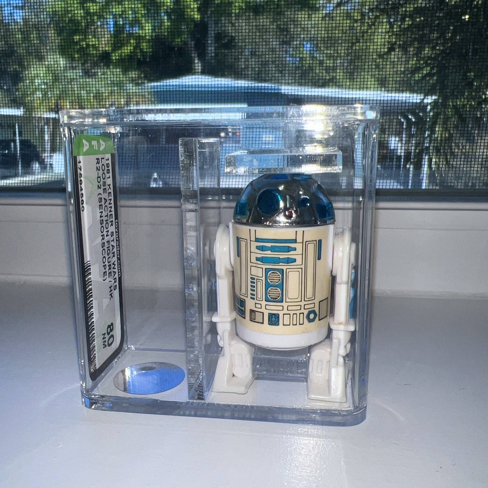 R2-D2 (Artoo-Detoo) (with Sensorscope) sold