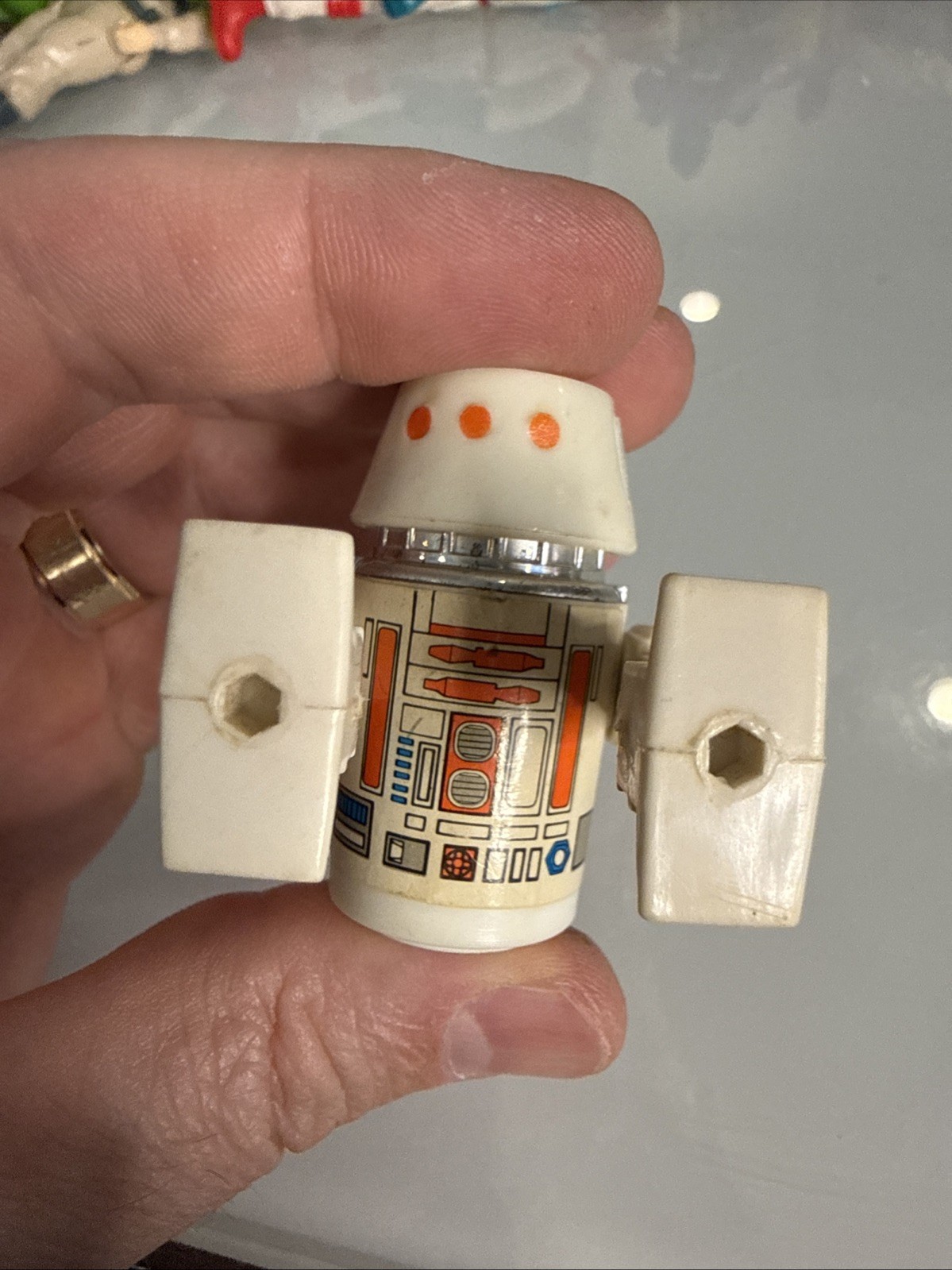 R5-D4 (Arfive-Defour) sold