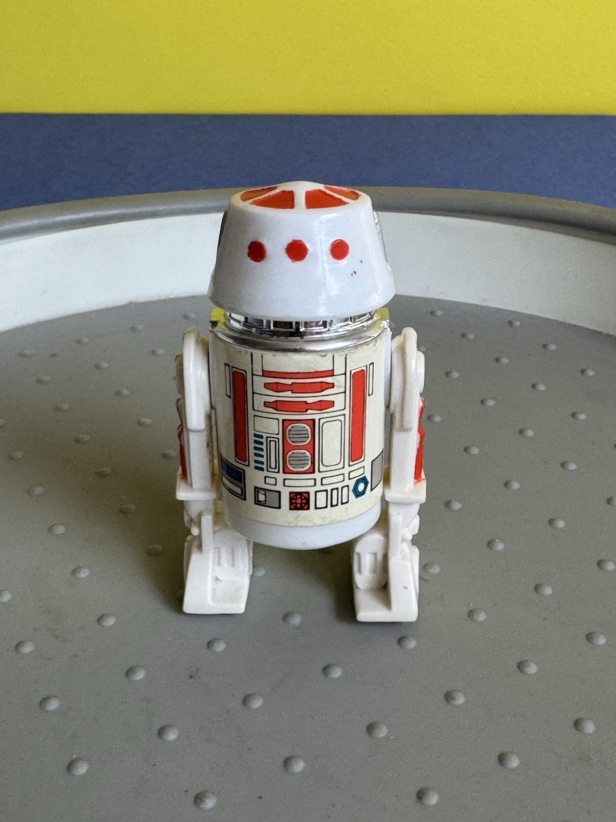 R5-D4 (Arfive-Defour) sold