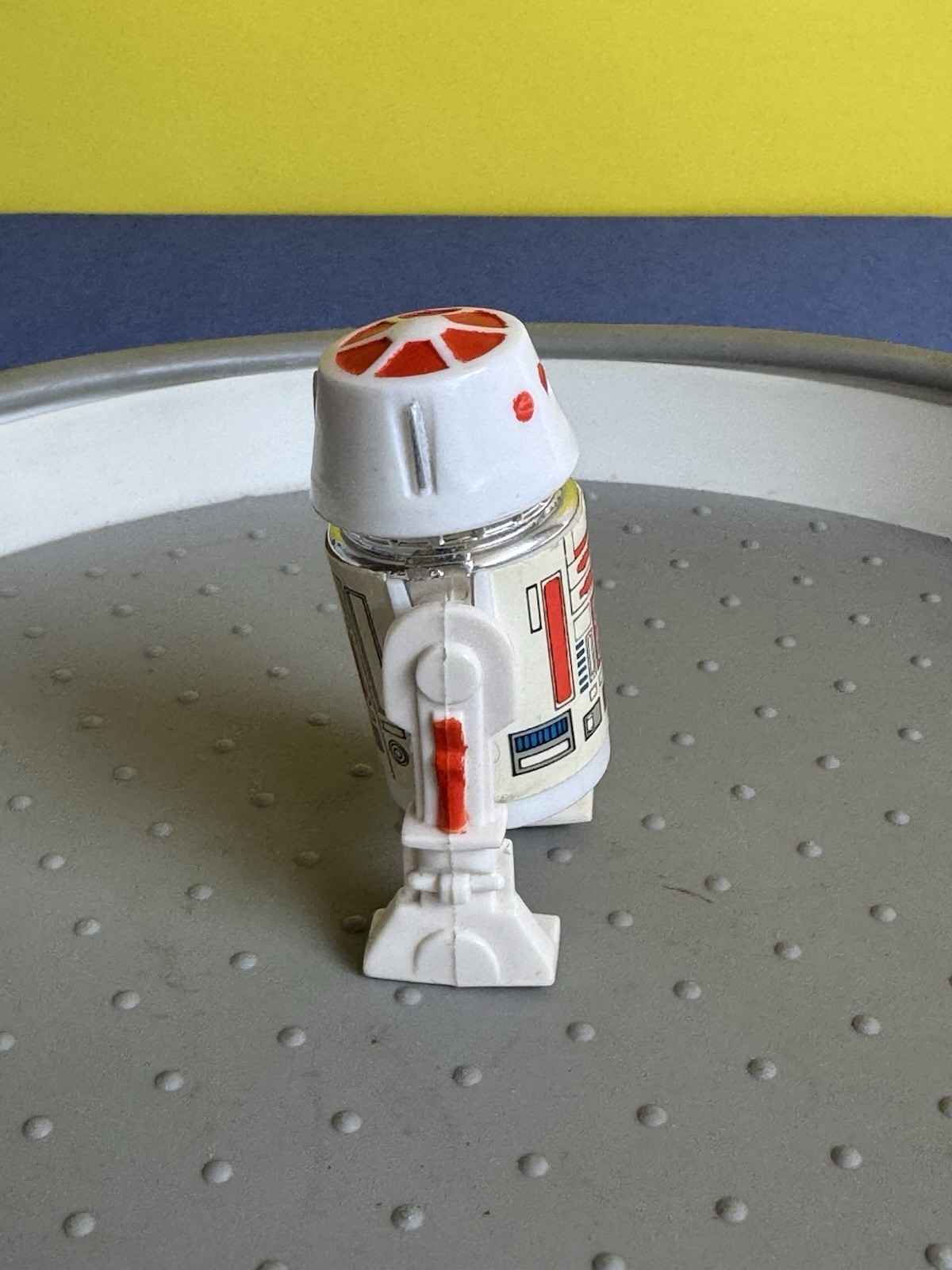 R5-D4 (Arfive-Defour) sold
