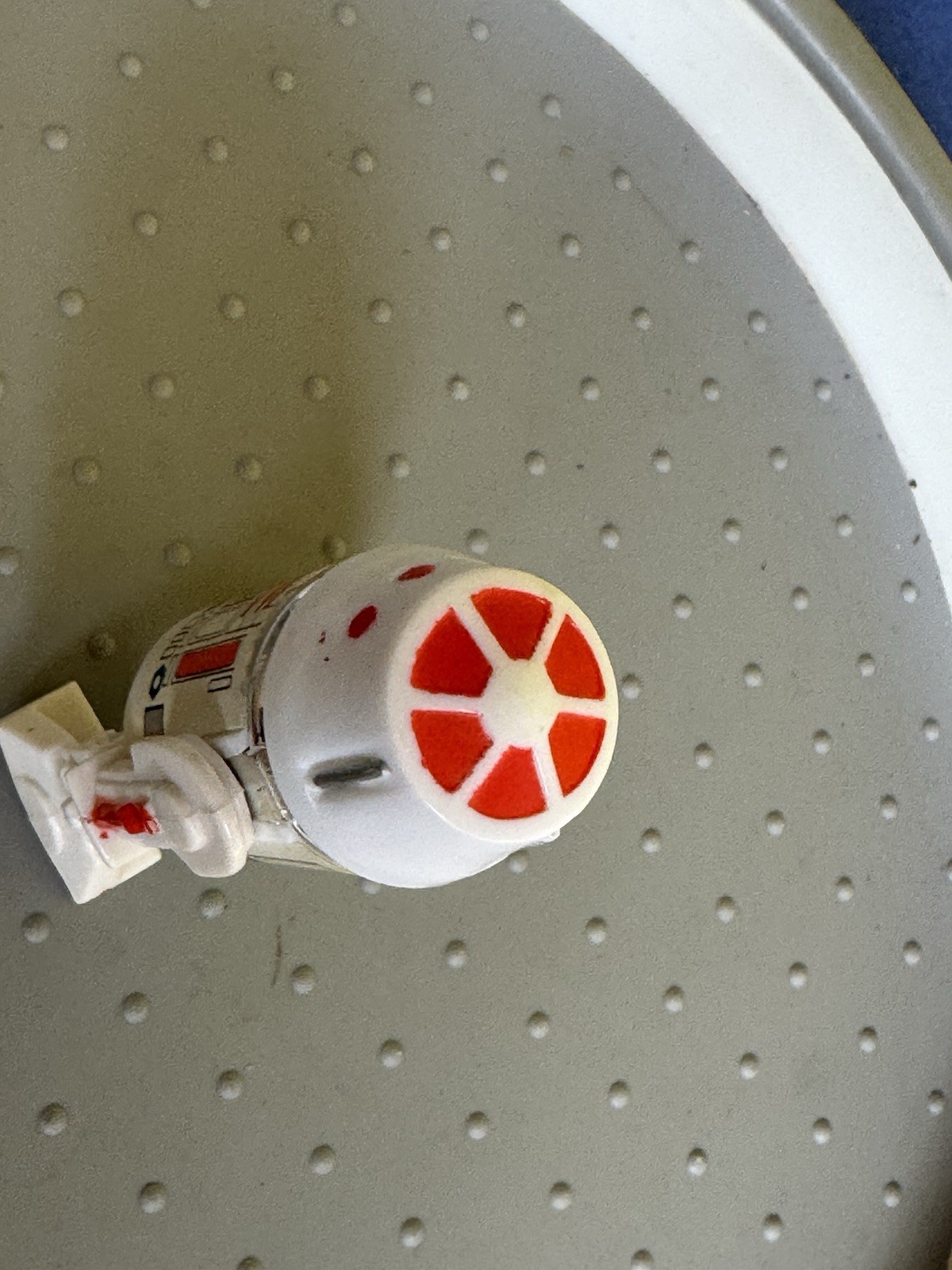 R5-D4 (Arfive-Defour) sold