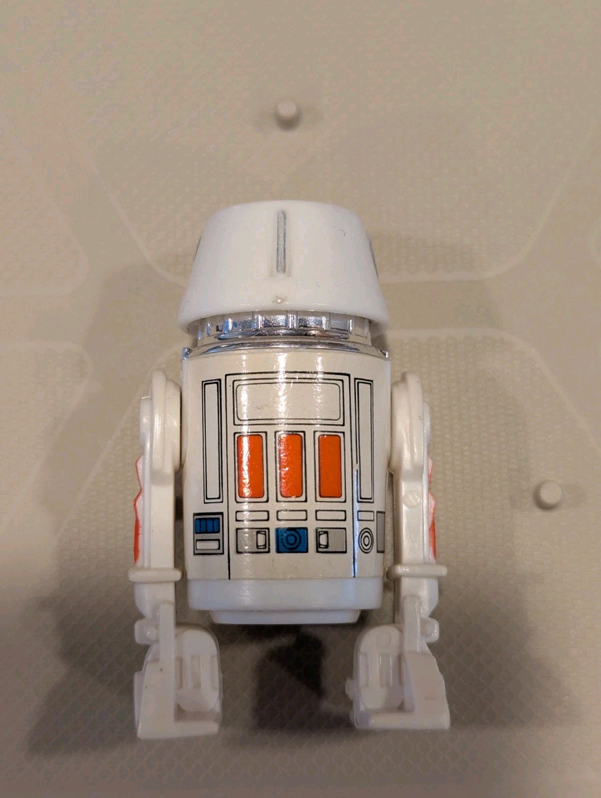 R5-D4 (Arfive-Defour) sold