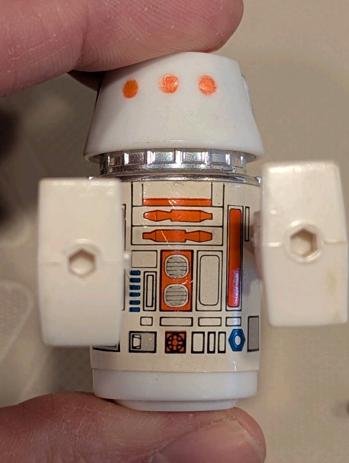 R5-D4 (Arfive-Defour) sold