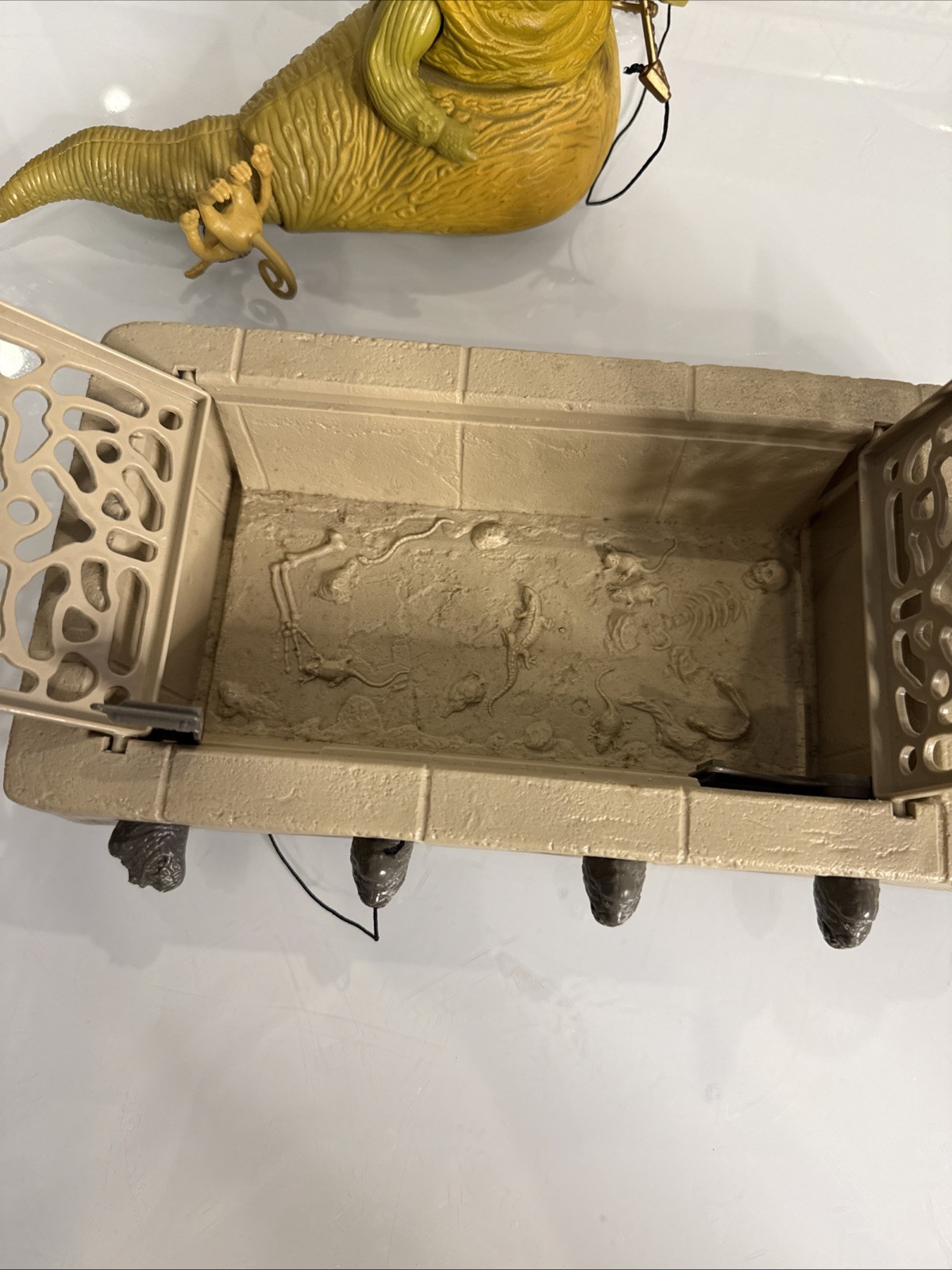 Jabba the Hutt Action Playset sold