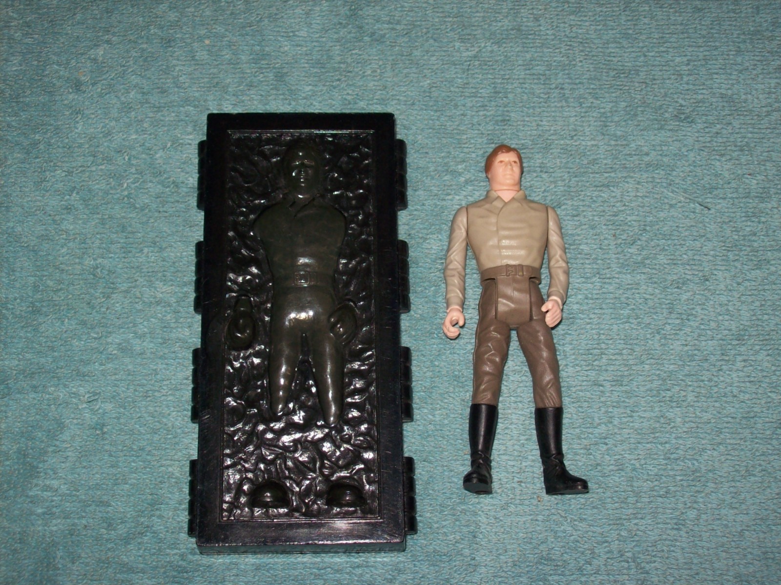Han Solo (In Carbonite Chamber) sold