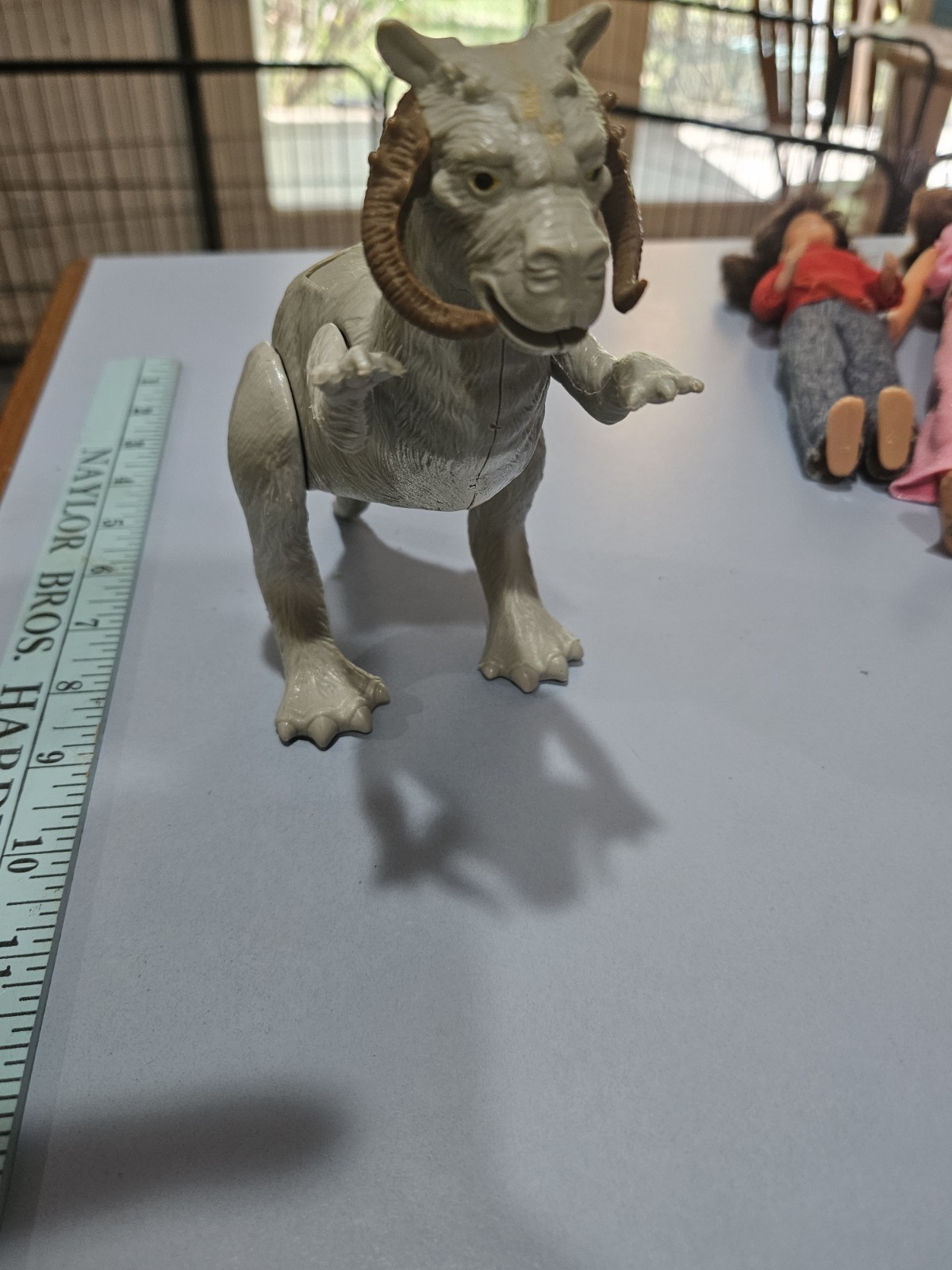 Tauntaun (closed belly) sold