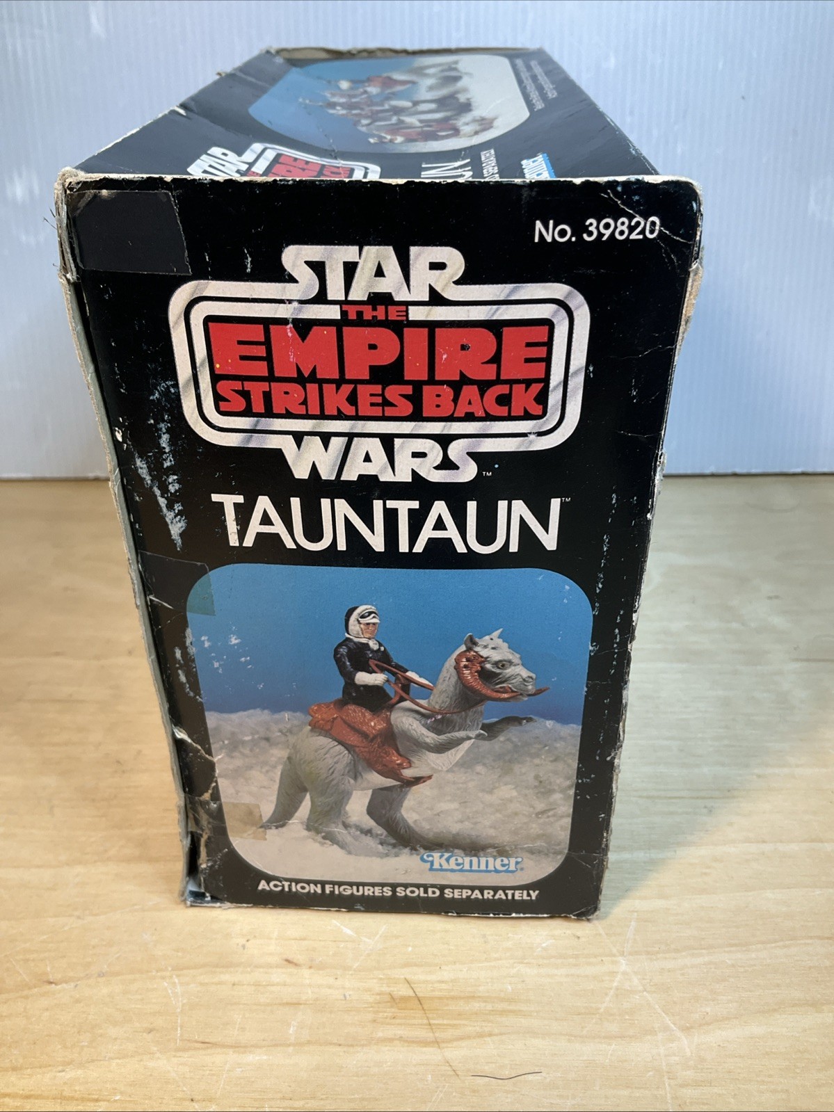 Tauntaun (closed belly) sold