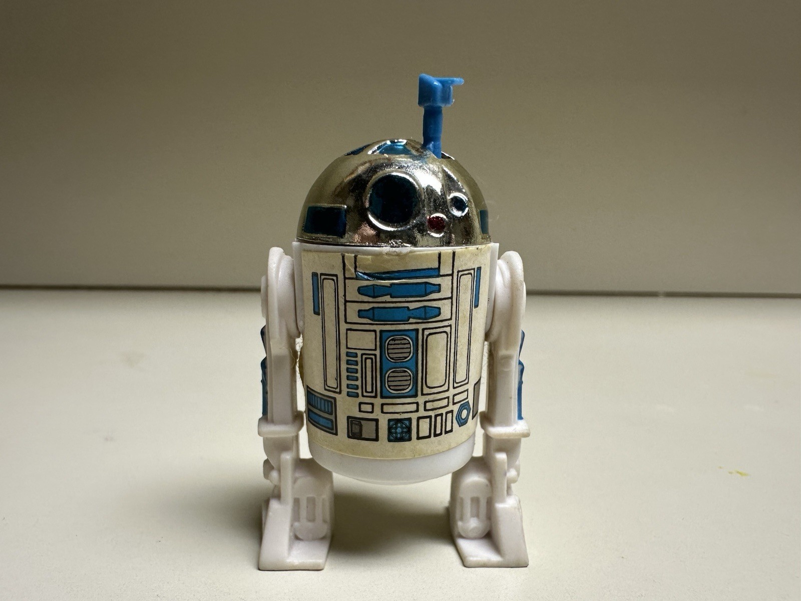 R2-D2 (Artoo-Detoo) (with Sensorscope) sold