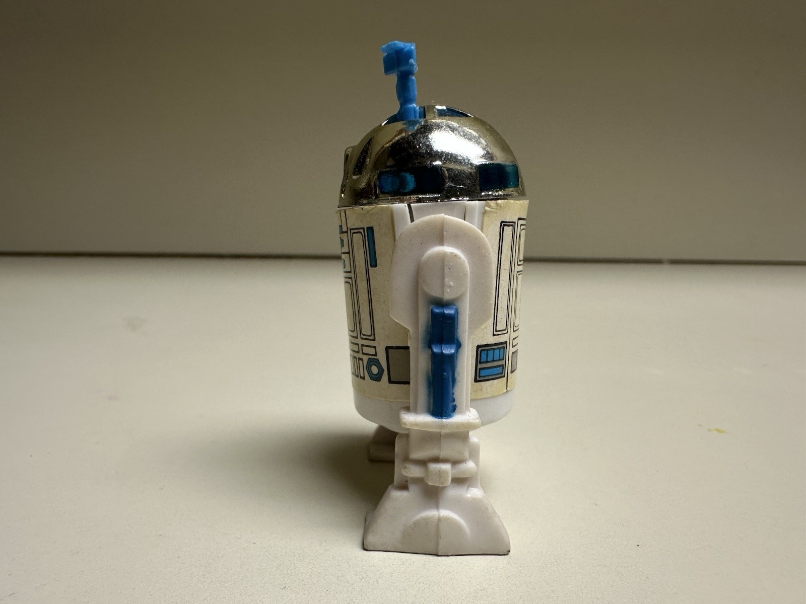 R2-D2 (Artoo-Detoo) (with Sensorscope) sold