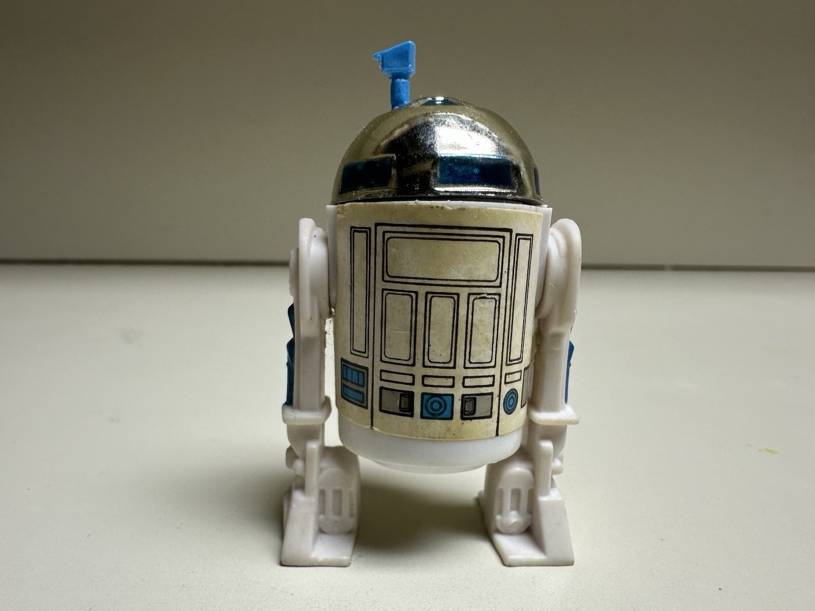 R2-D2 (Artoo-Detoo) (with Sensorscope) sold