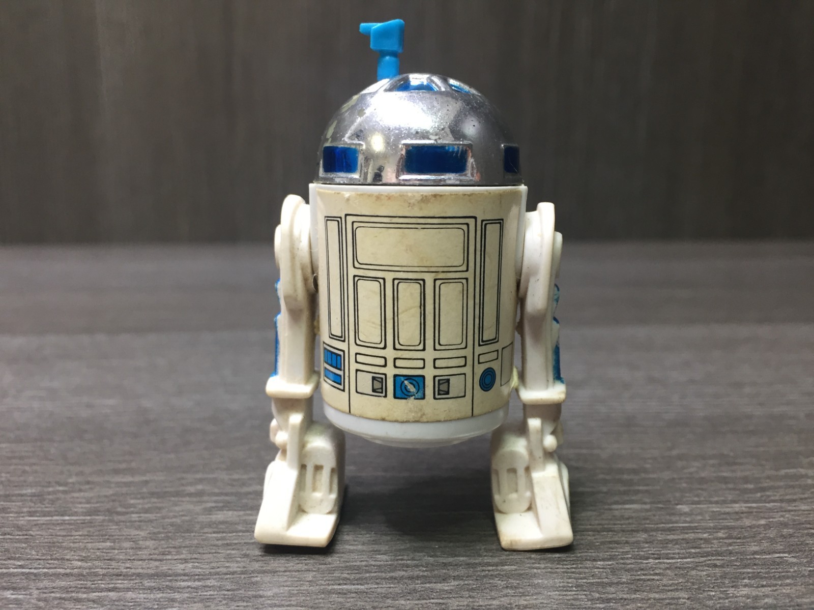 R2-D2 (Artoo-Detoo) (with Sensorscope) sold