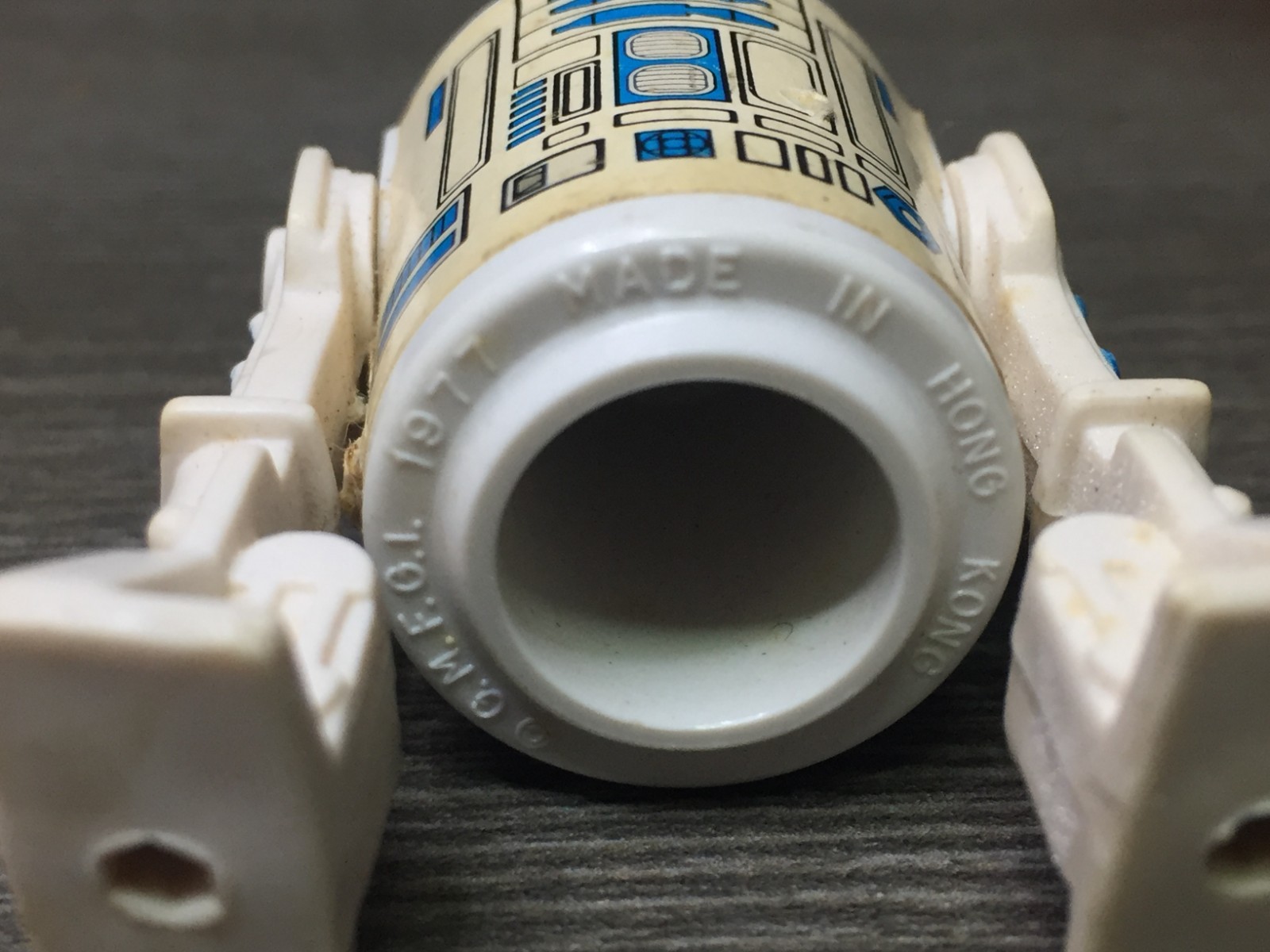 R2-D2 (Artoo-Detoo) (with Sensorscope) sold