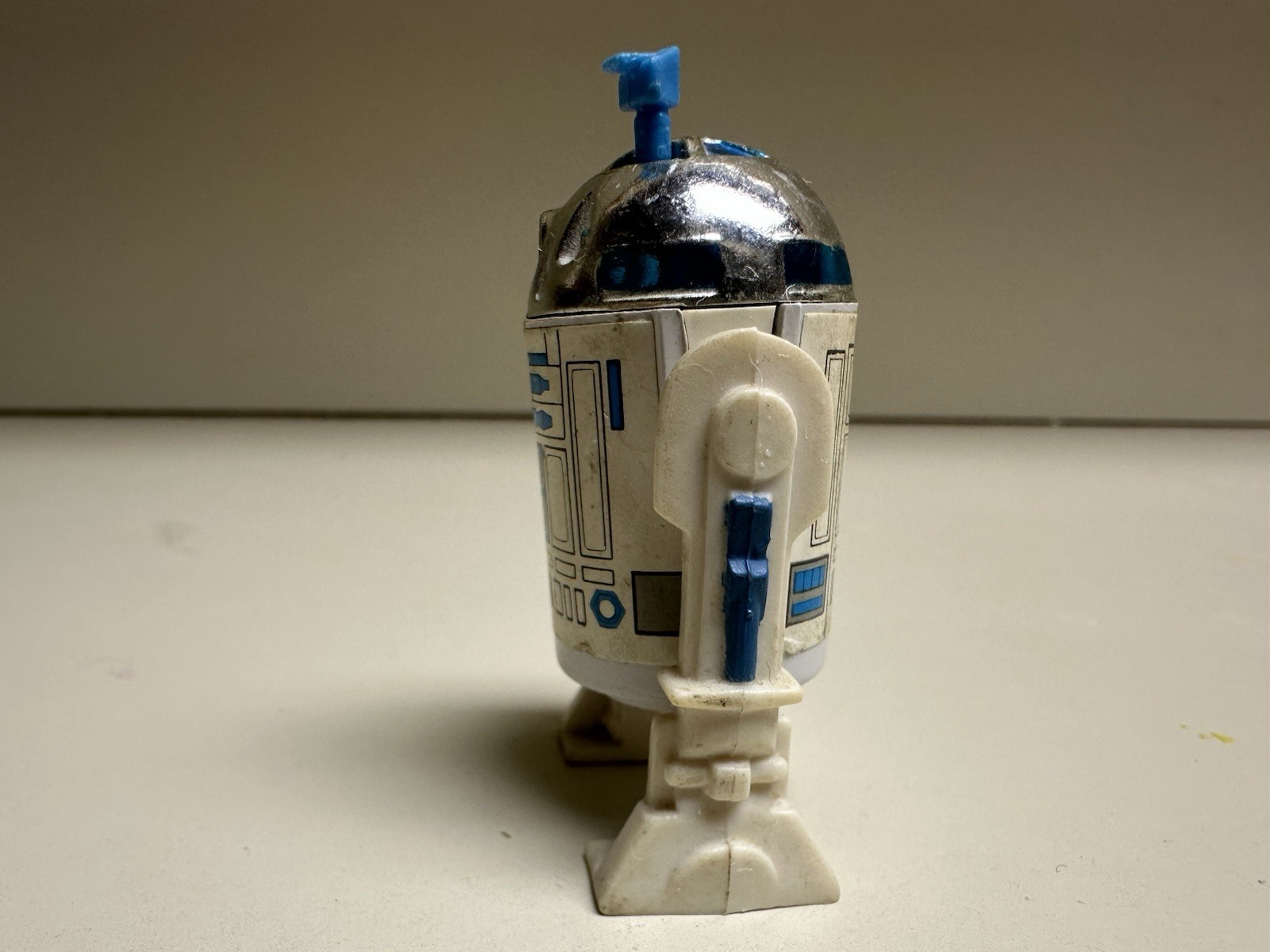R2-D2 (Artoo-Detoo) (with Sensorscope) sold