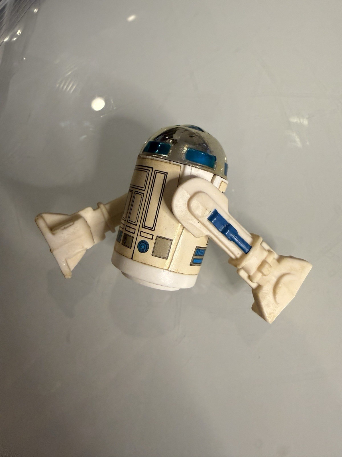 R2-D2 (Artoo-Detoo) (with Sensorscope) sold
